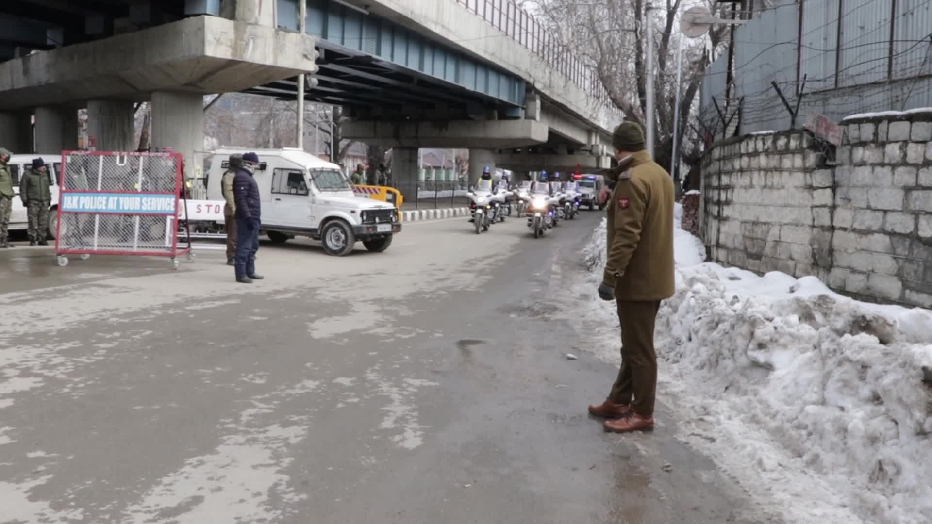 72nd Republic Day celebrated in Kashmir amid tight security