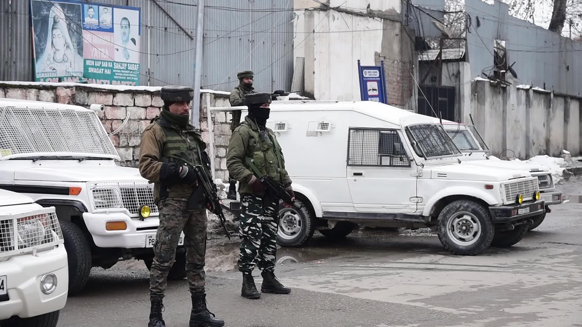 72nd Republic Day celebrated in Kashmir amid tight security