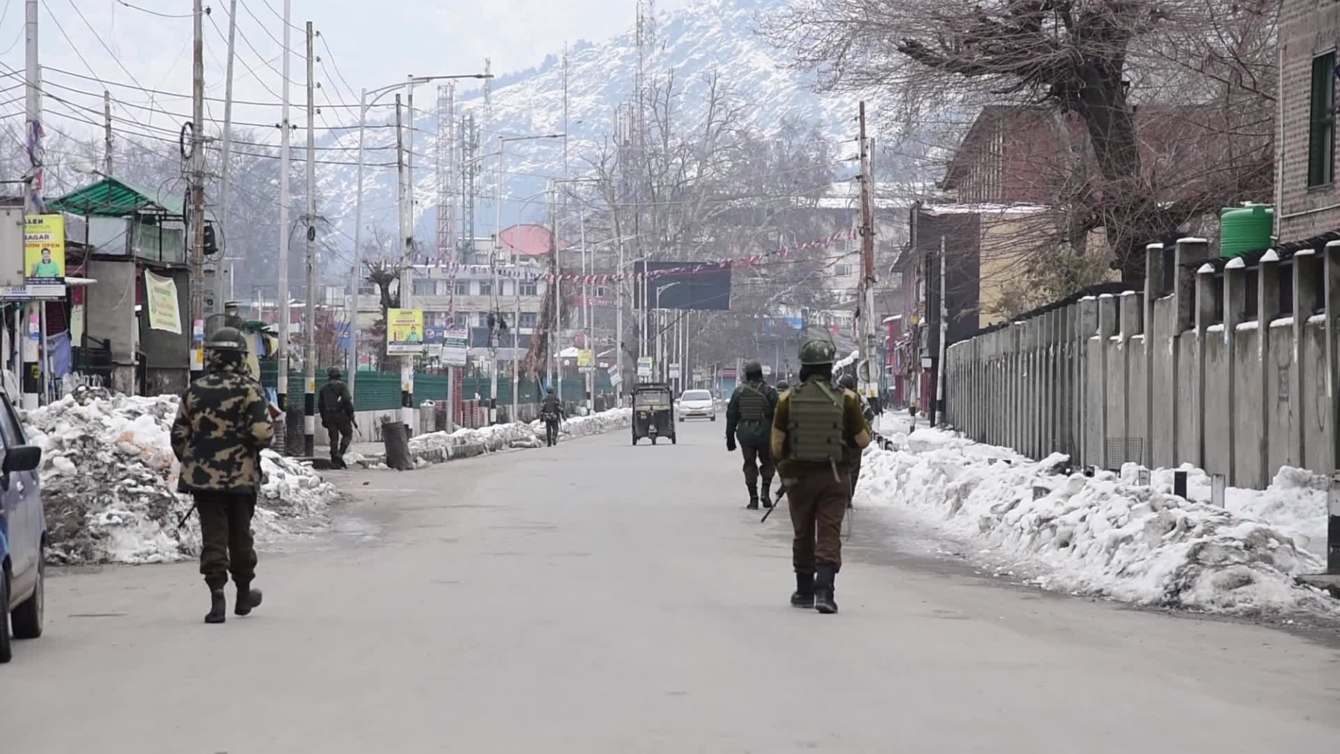 72nd Republic Day celebrated in Kashmir amid tight security