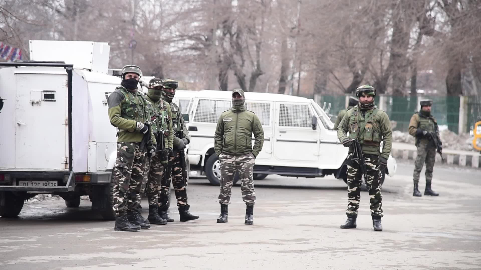 72nd Republic Day celebrated in Kashmir amid tight security
