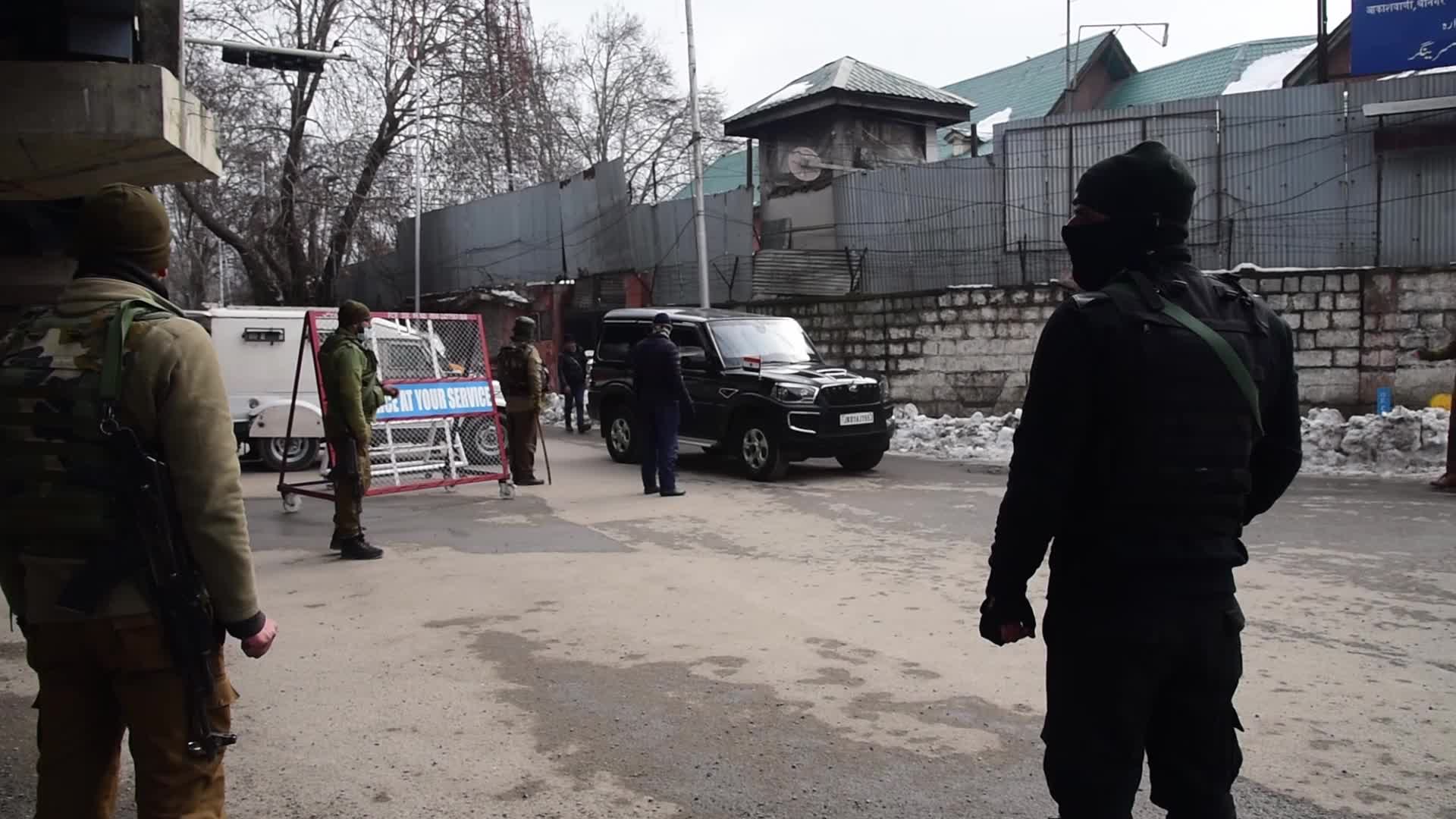 72nd Republic Day celebrated in Kashmir amid tight security