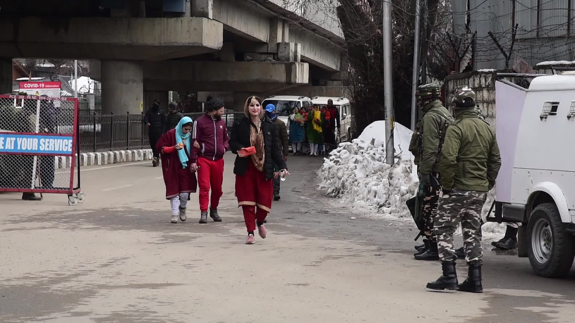 72nd Republic Day celebrated in Kashmir amid tight security