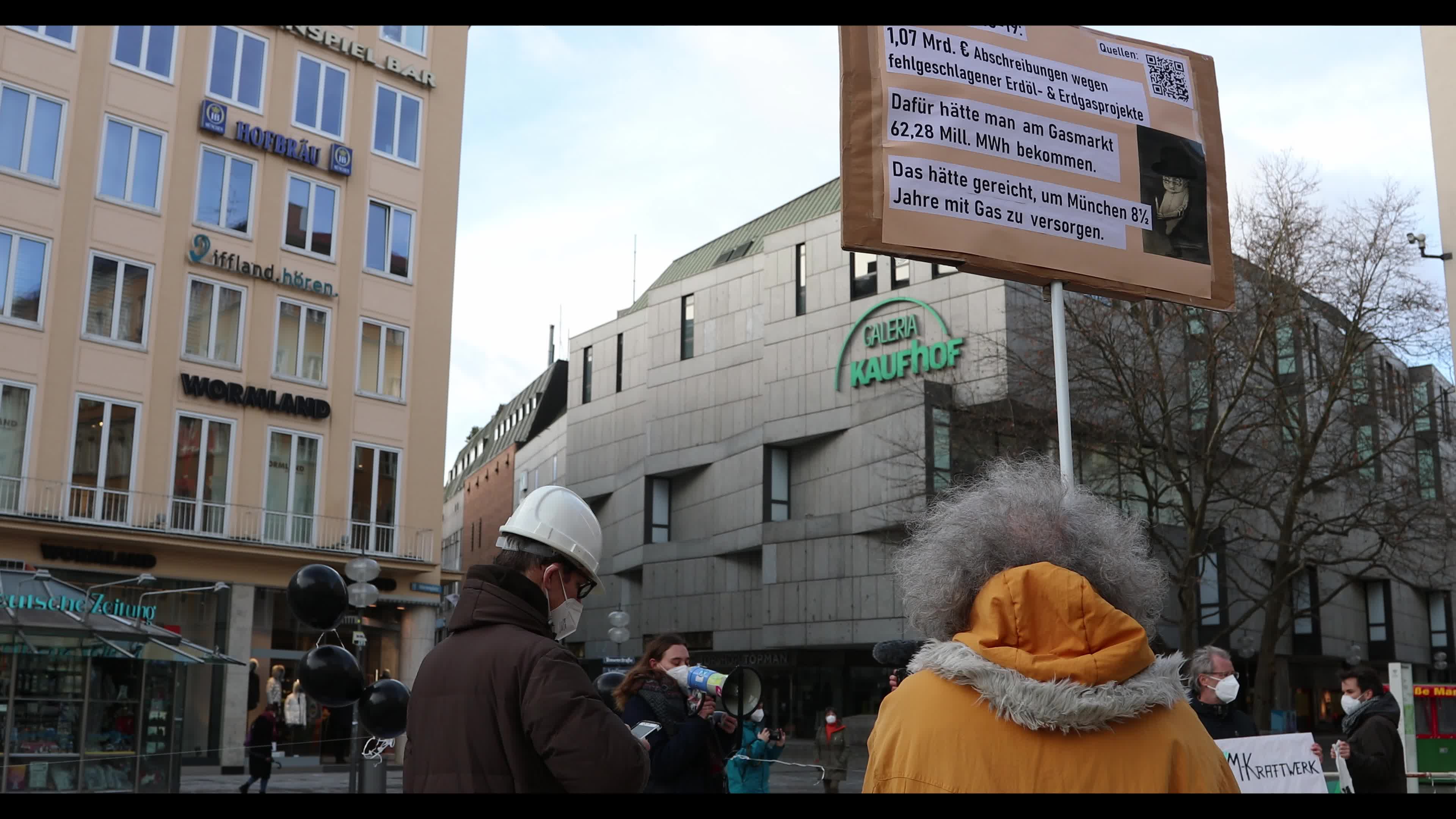 Extinction Rebellion protesting against Spirit Energy and a new natural gas power plant of the Munich public utilities
