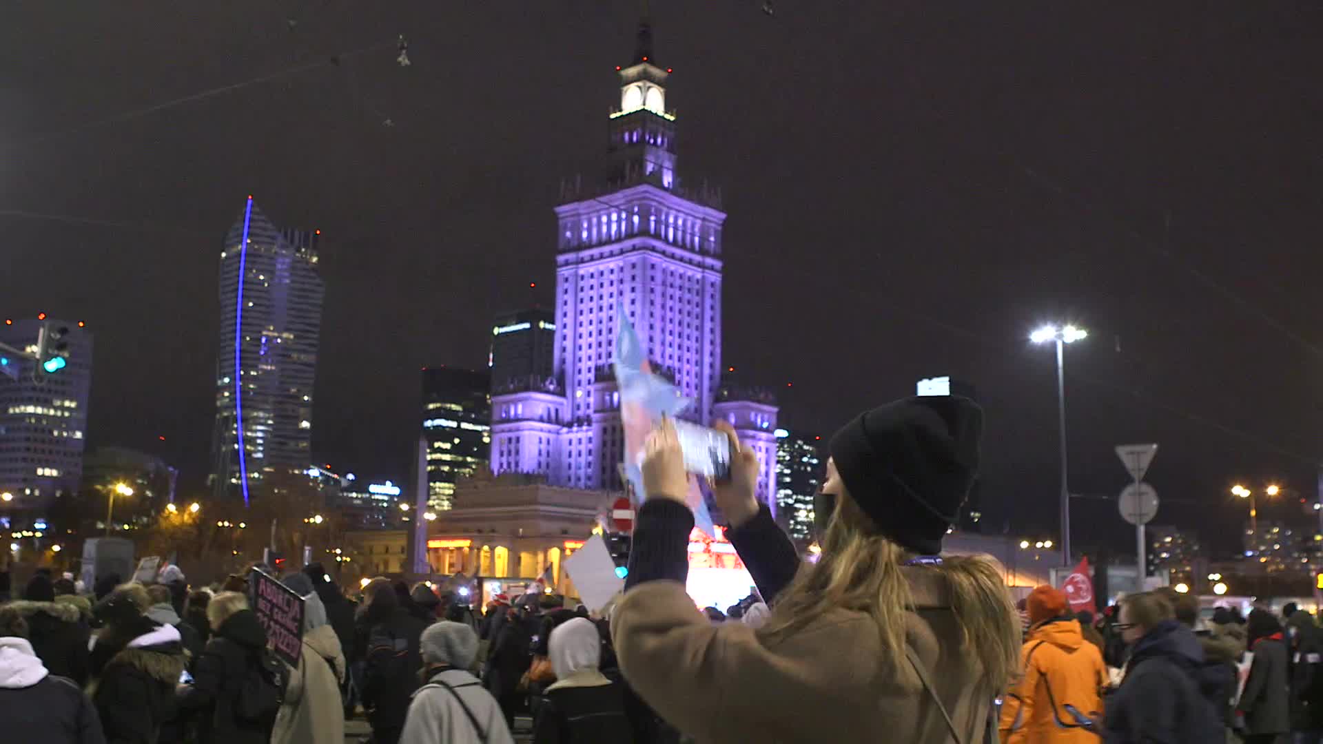 Pro-choice protest kick off in Poland after verdict published by Tribunal