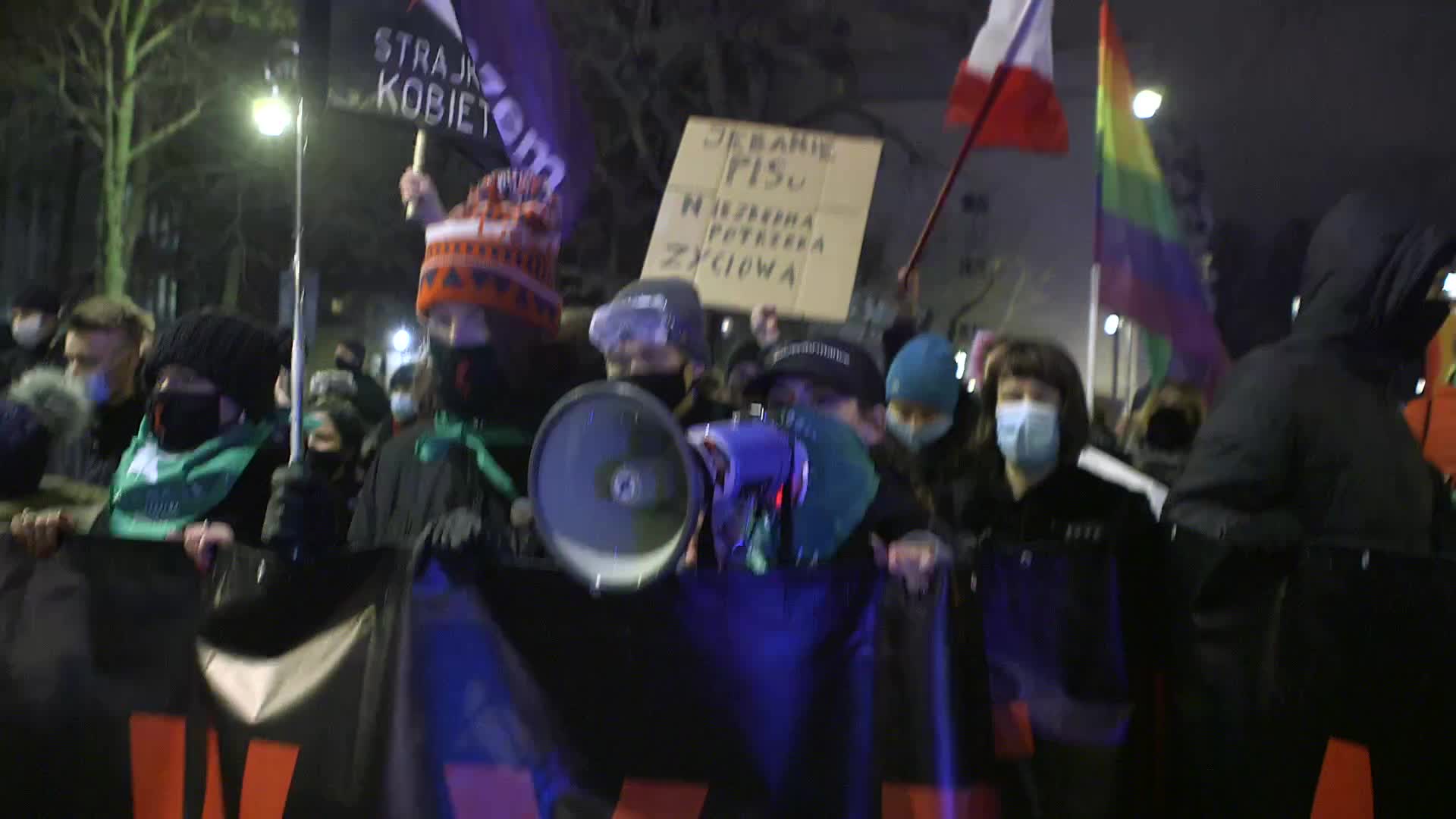 Pro-choice protest kick off in Poland after verdict published by Tribunal