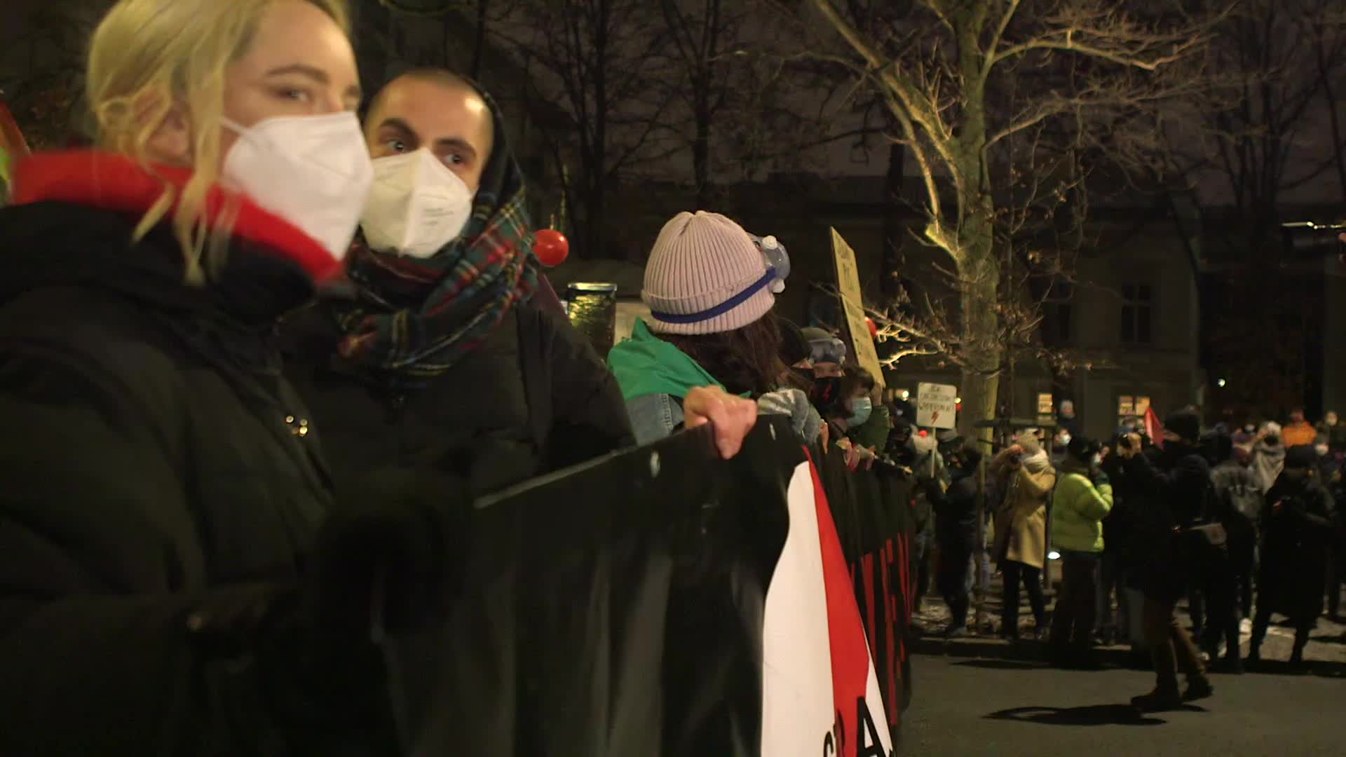 Pro-choice protest kick off in Poland after verdict published by Tribunal