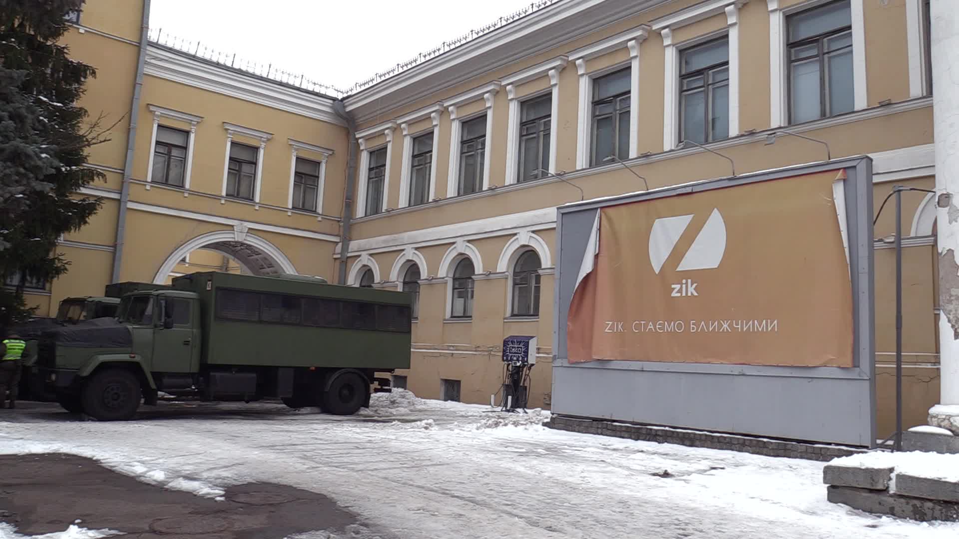 Ukrainian President bars 3 TV channels in Ukraine