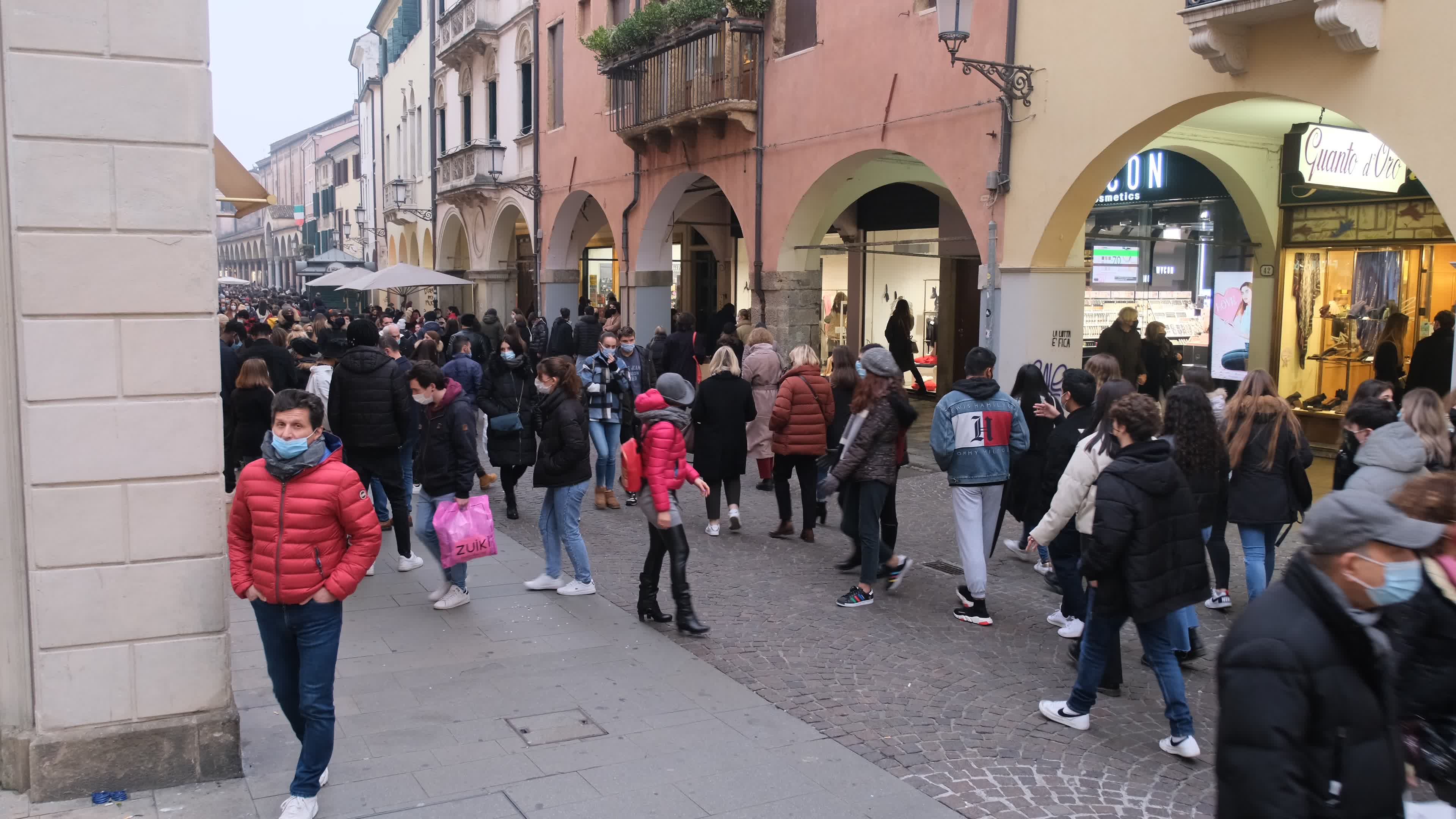 COVID-19 (Coronavirus) First Weekend In The Yellow Zone In Padua