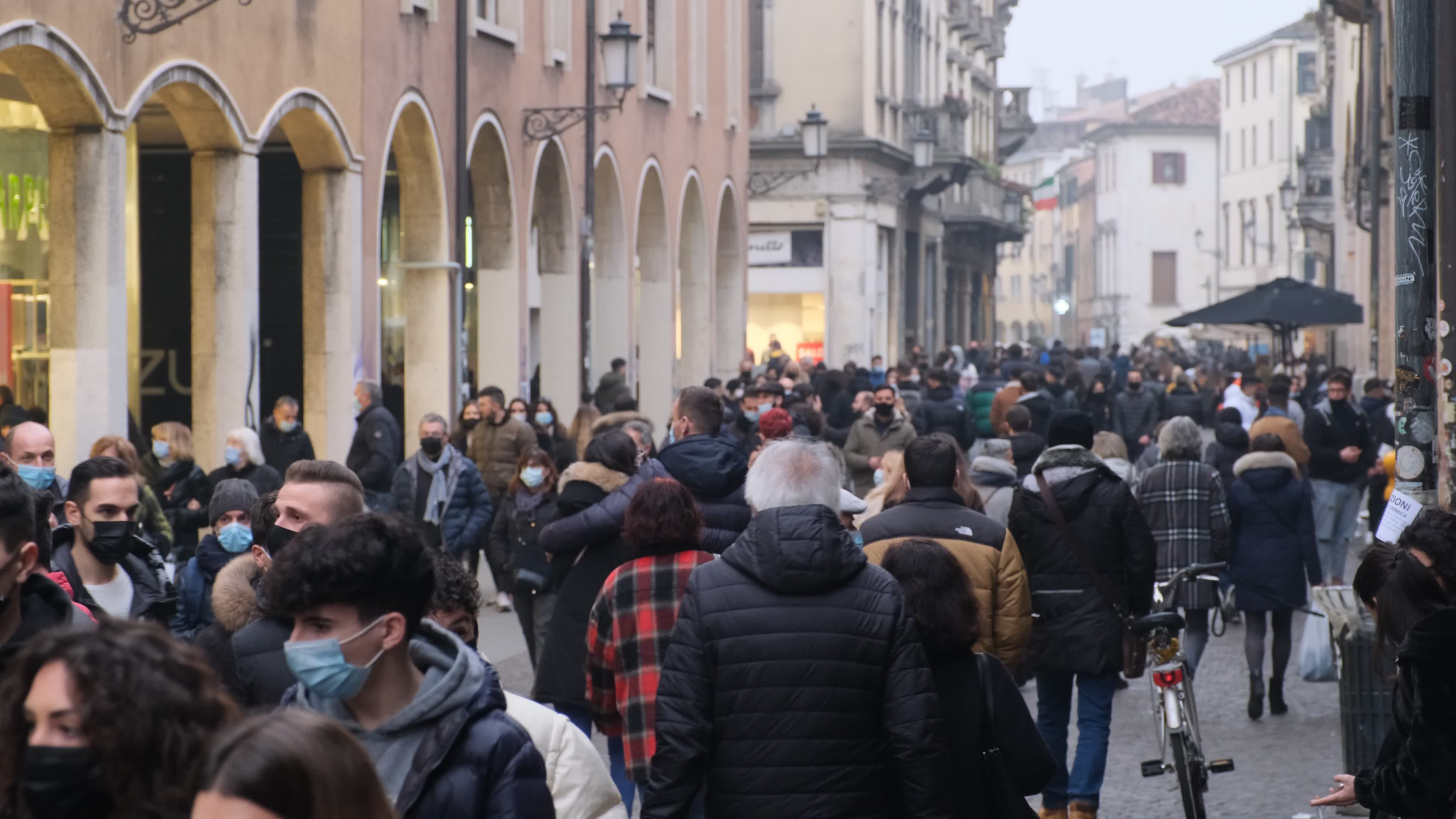 COVID-19 (Coronavirus) First Weekend In The Yellow Zone In Padua