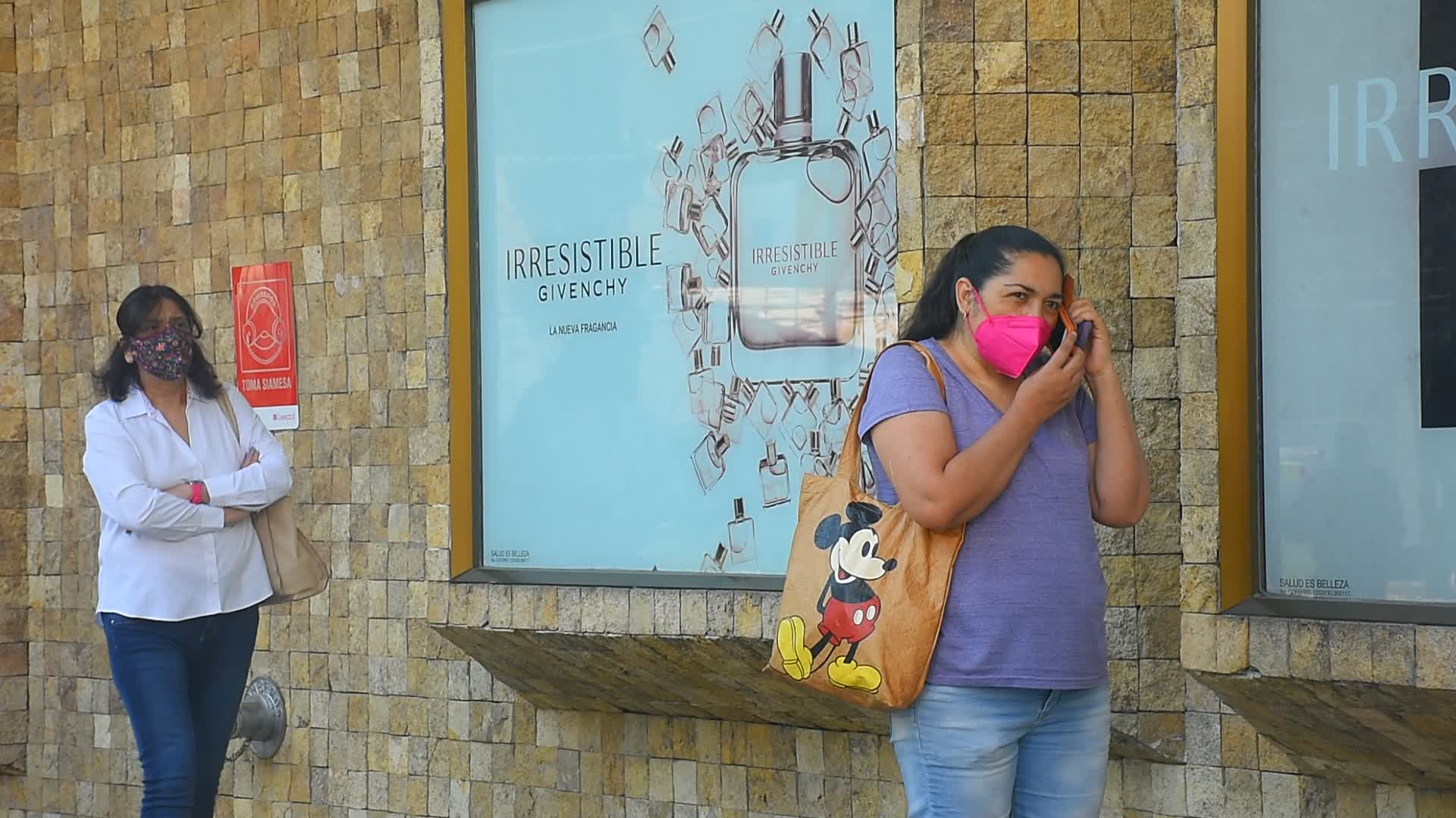 Mexico Reopens Shopping Malls