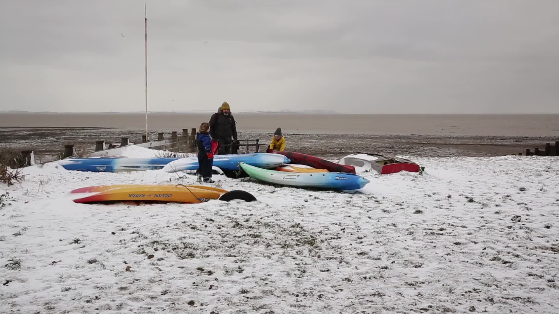 Snow and wind heats South-East England