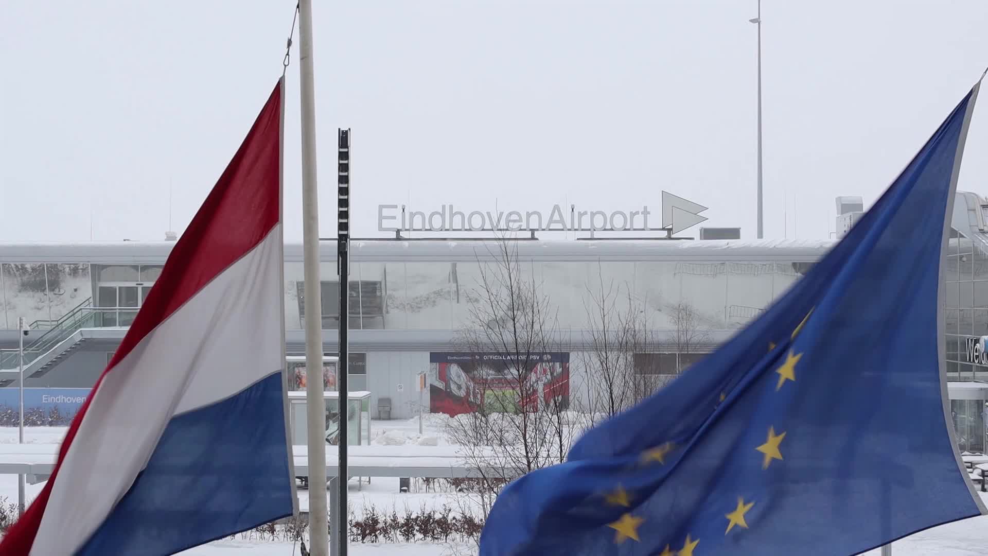 Snowstorm shuts down airport in the Netherlands