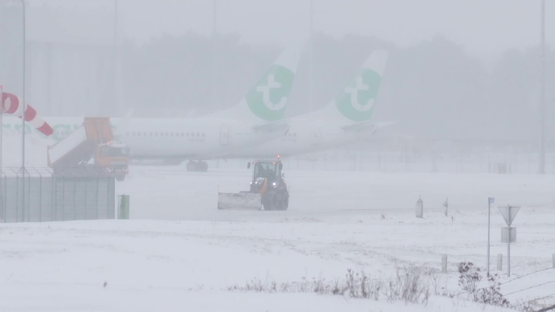 Snowstorm shuts down airport in the Netherlands