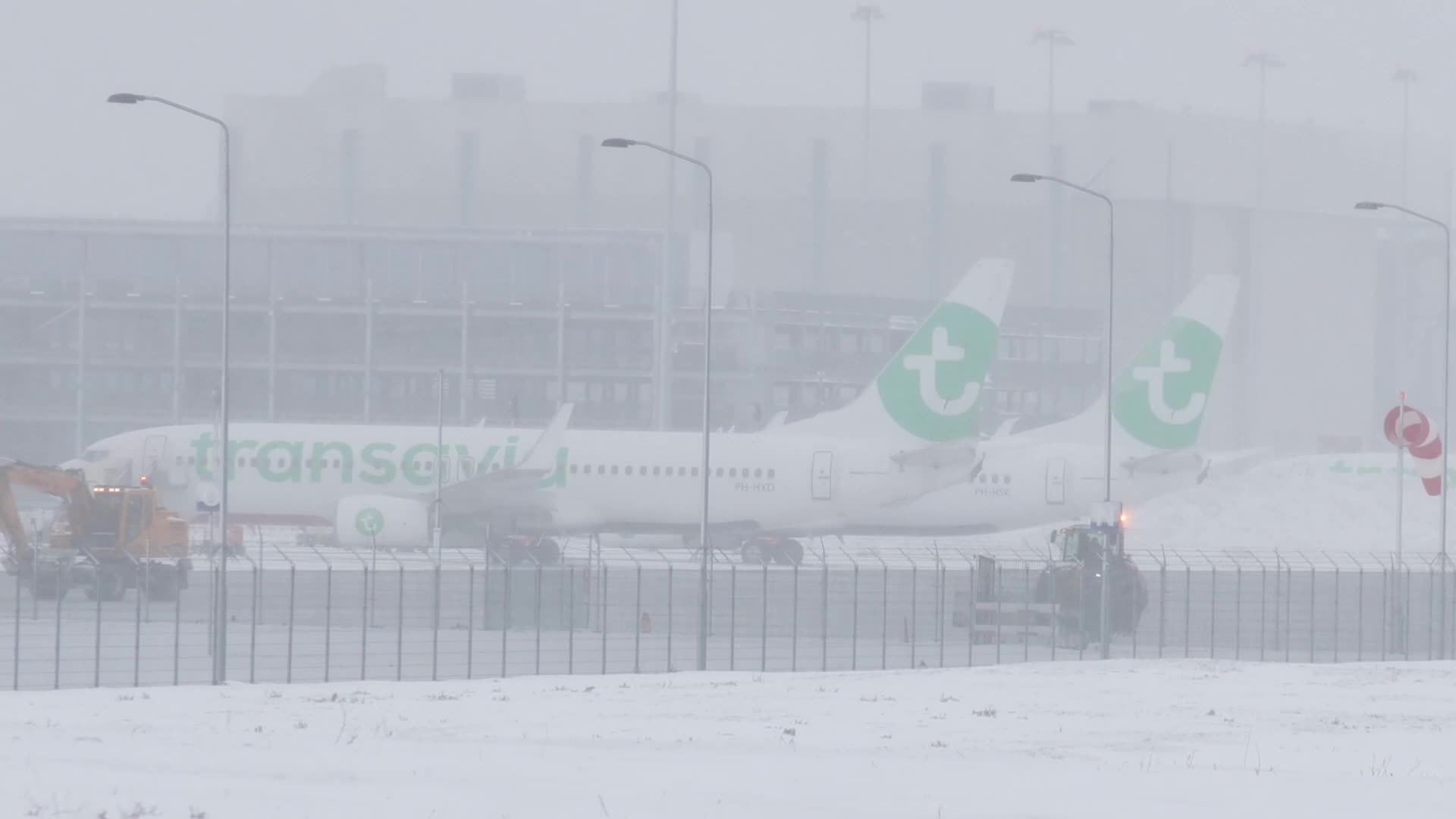 Snowstorm shuts down airport in the Netherlands