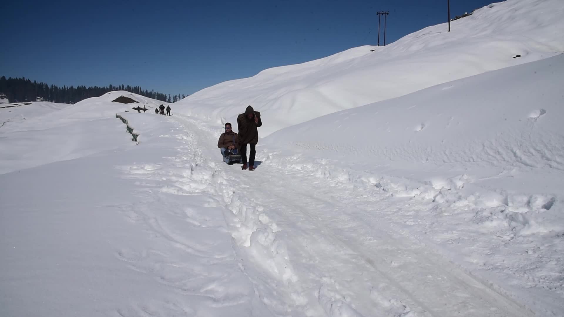 Skiing in Kashmir