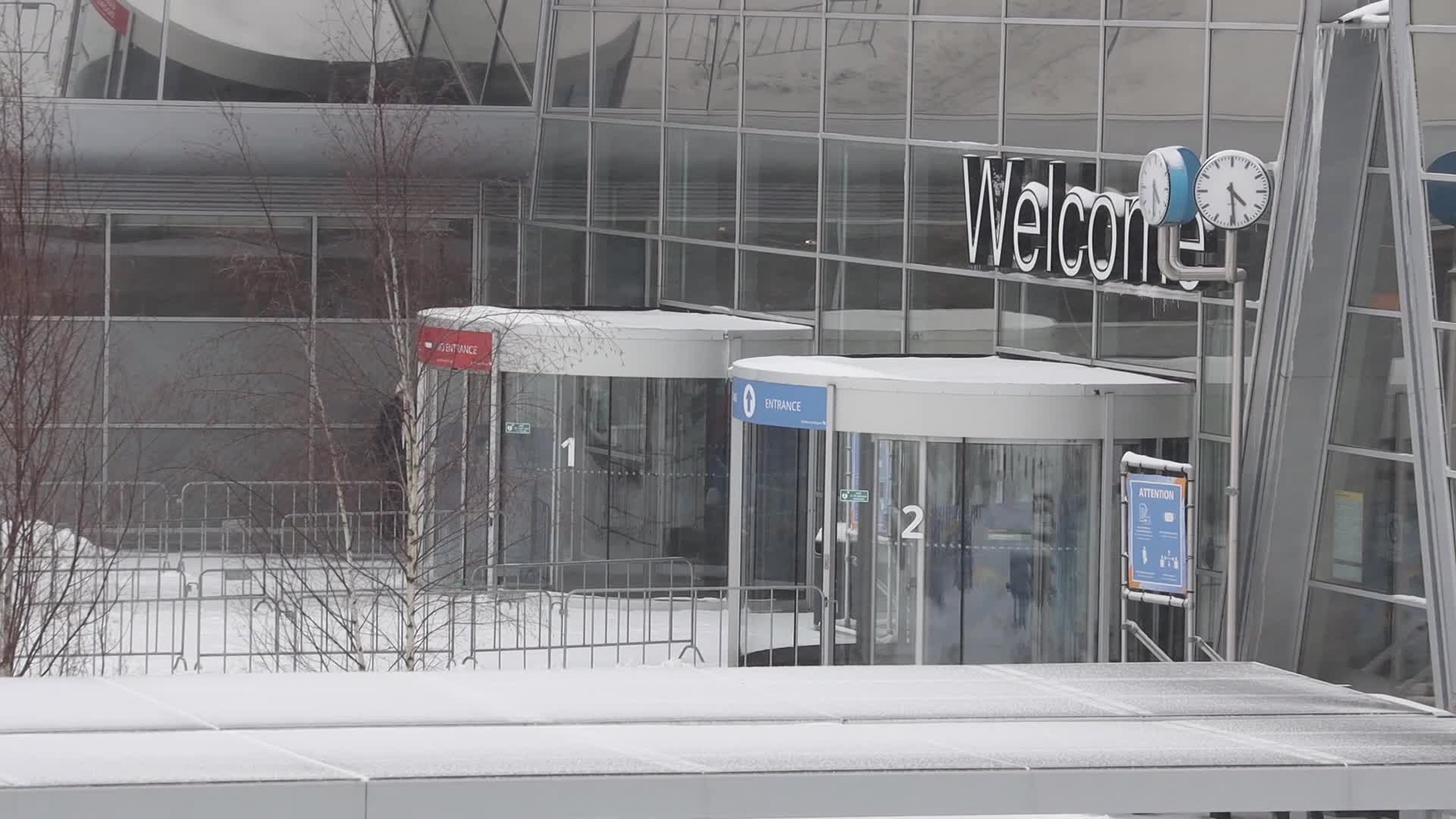 Snowstorm shuts down airport in the Netherlands
