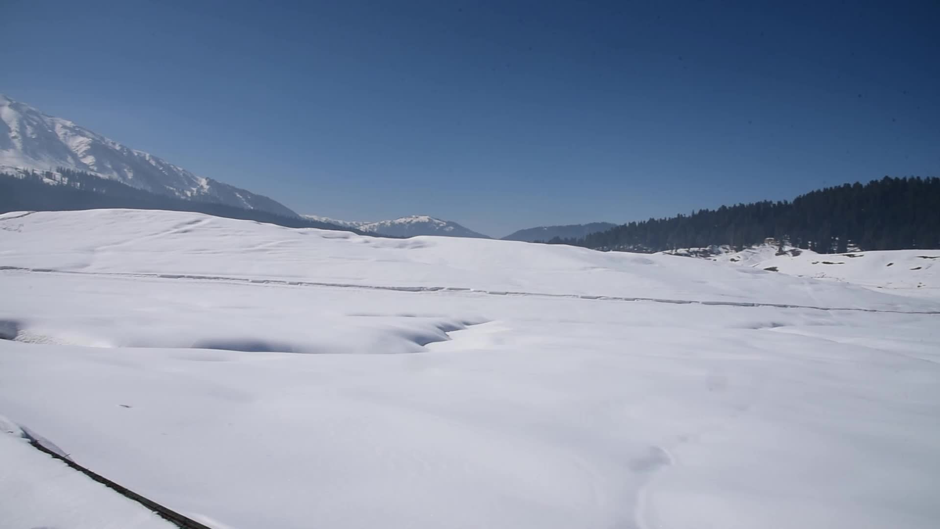 Skiing in Kashmir