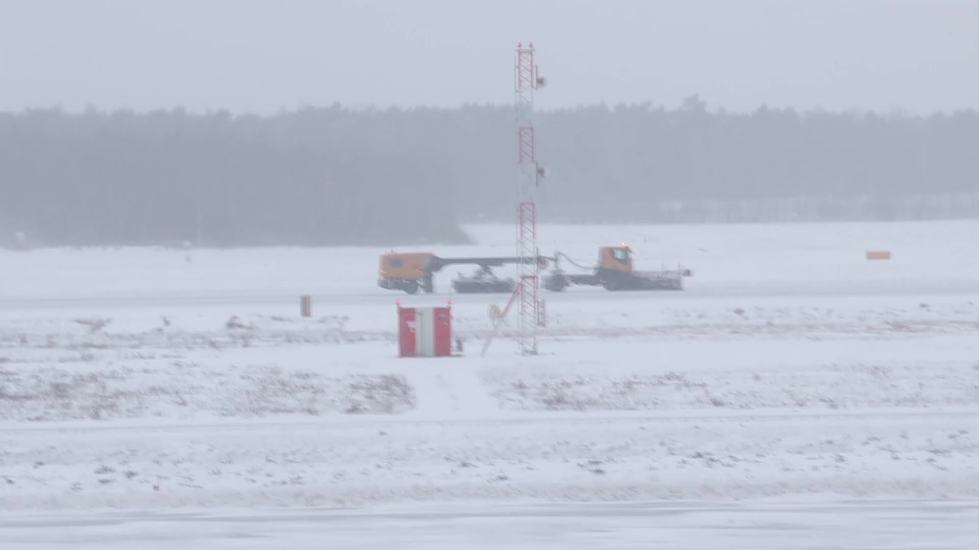 Snowstorm shuts down airport in the Netherlands
