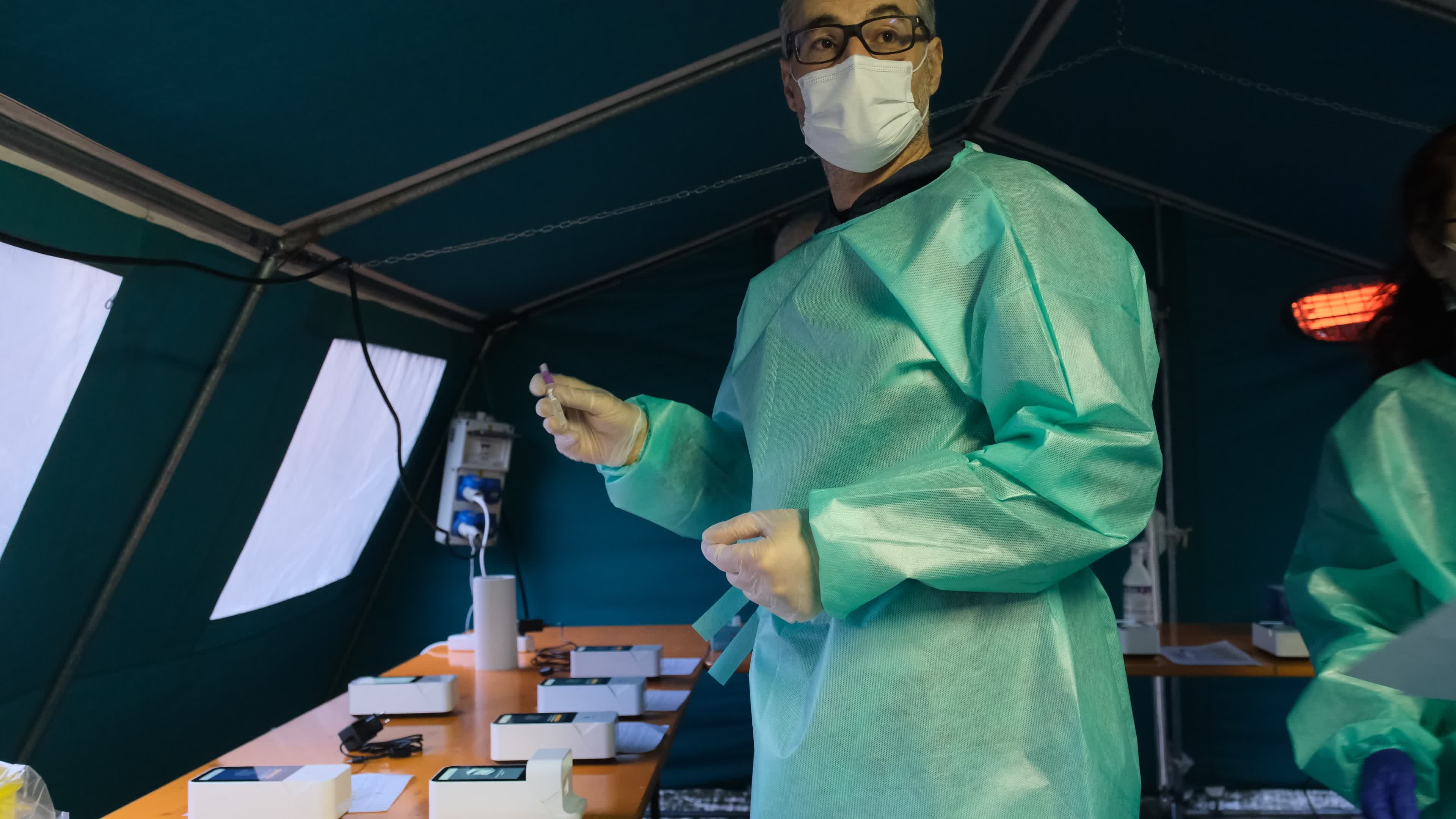 COVID 19 (Coronavirus) Free Swabs In Piazza Duomo In Padua