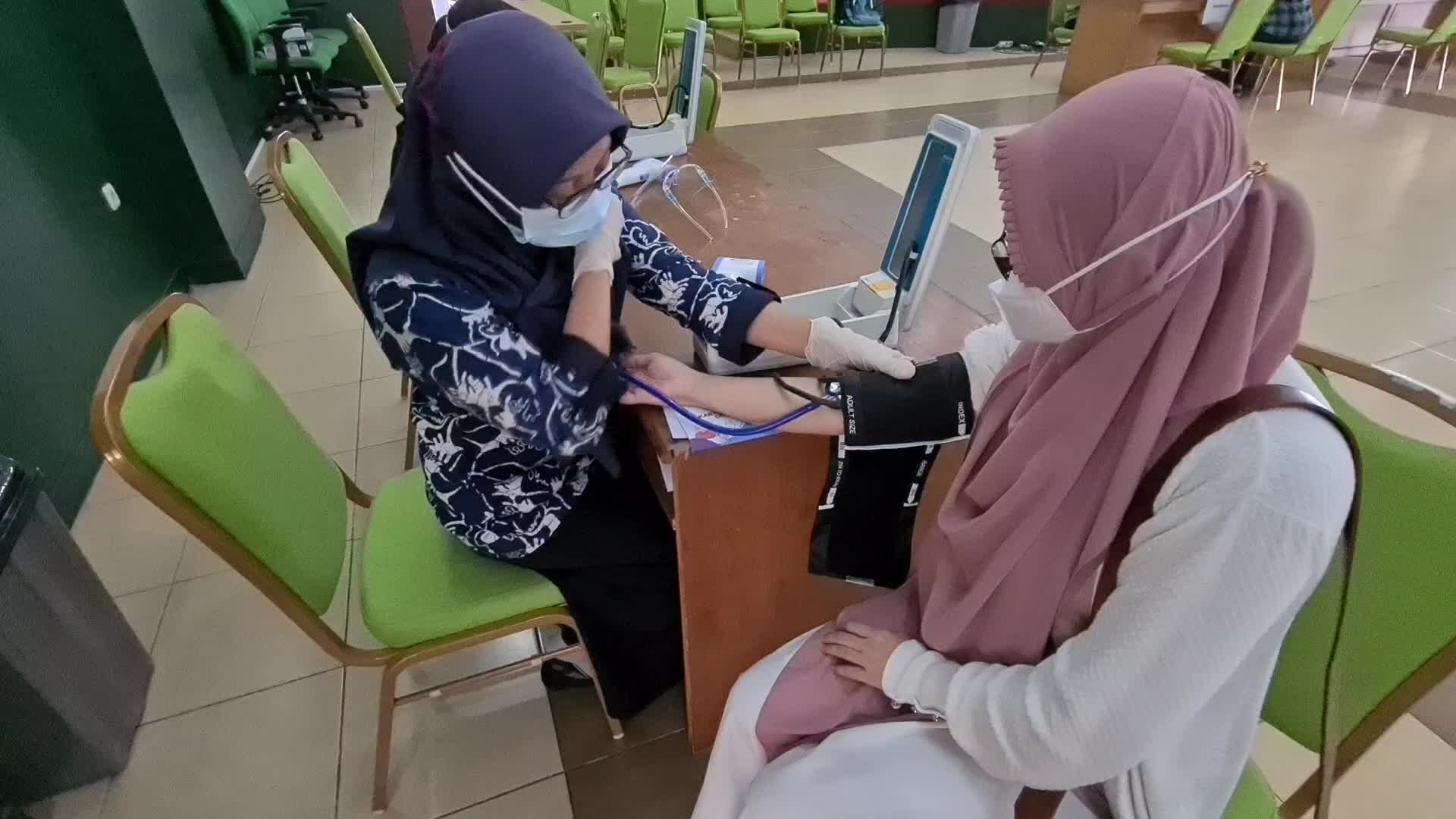 2nd phase vaccination for health workers in Indonesia