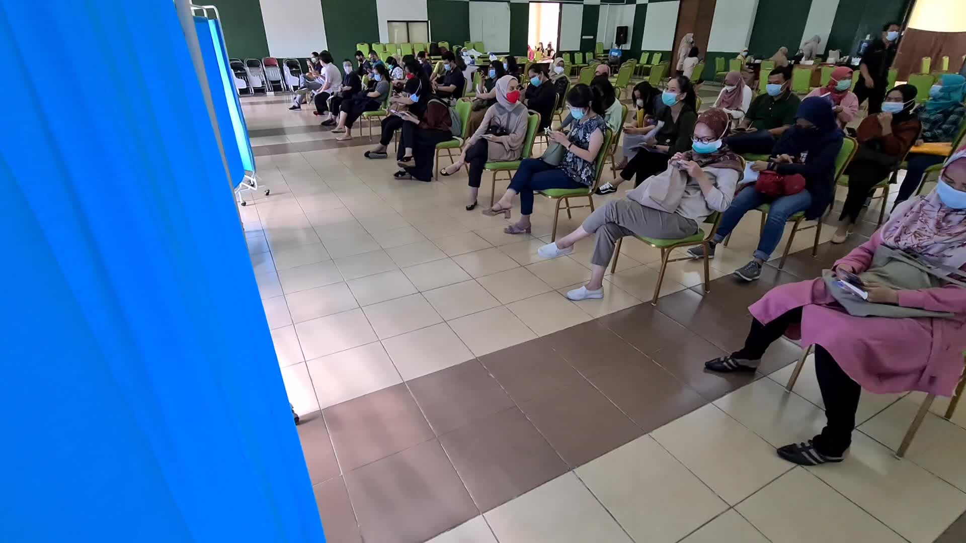2nd phase vaccination for health workers in Indonesia