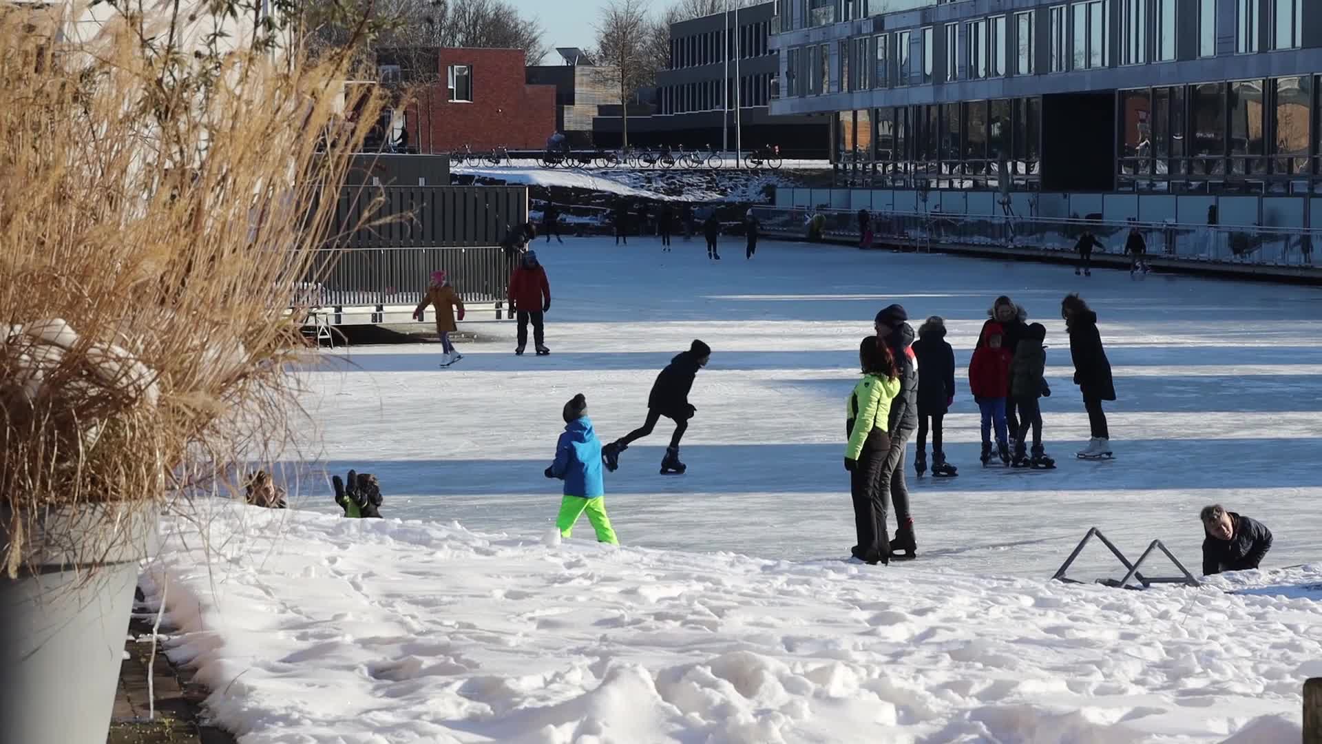 Ice skating frenzy takes over The Netherlands