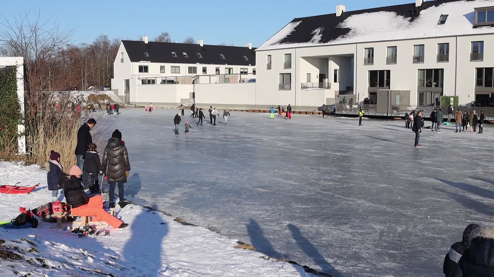 Ice skating frenzy takes over The Netherlands