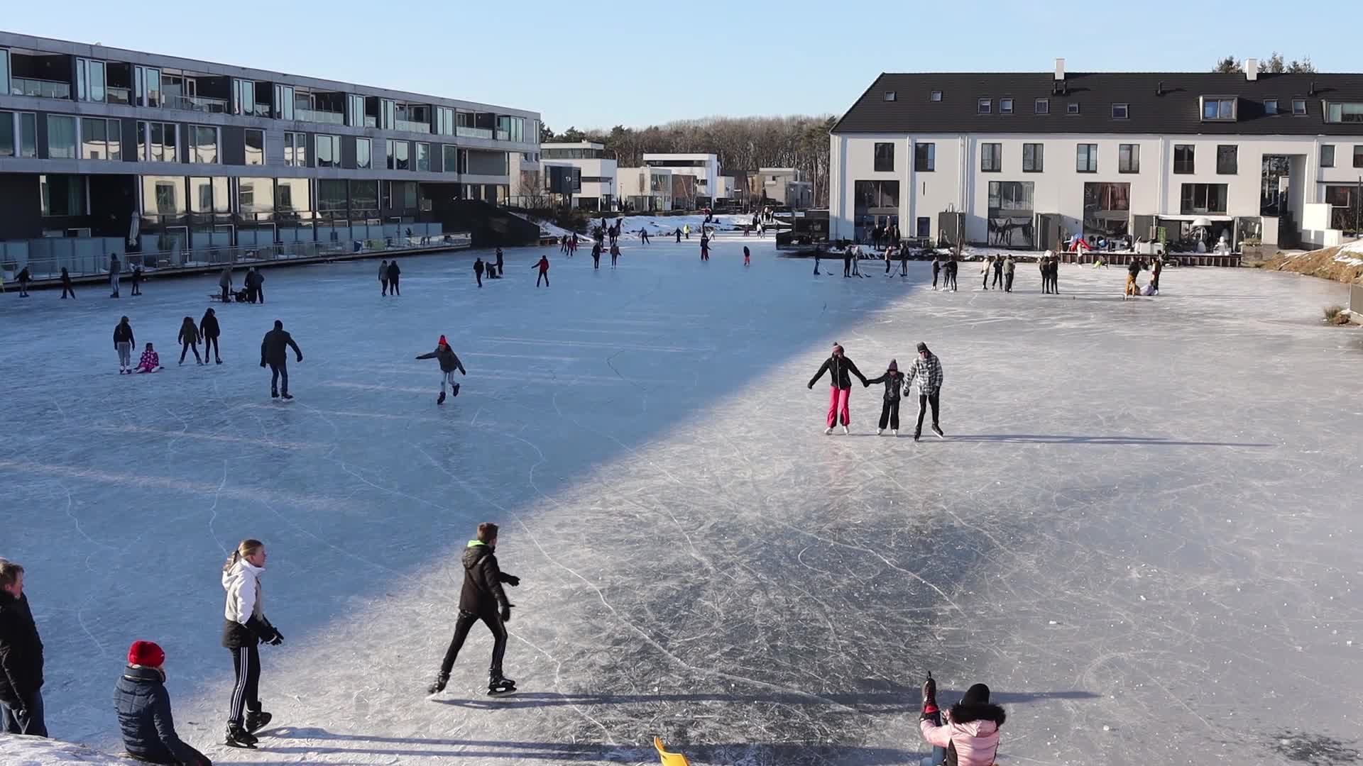 Ice skating frenzy takes over The Netherlands