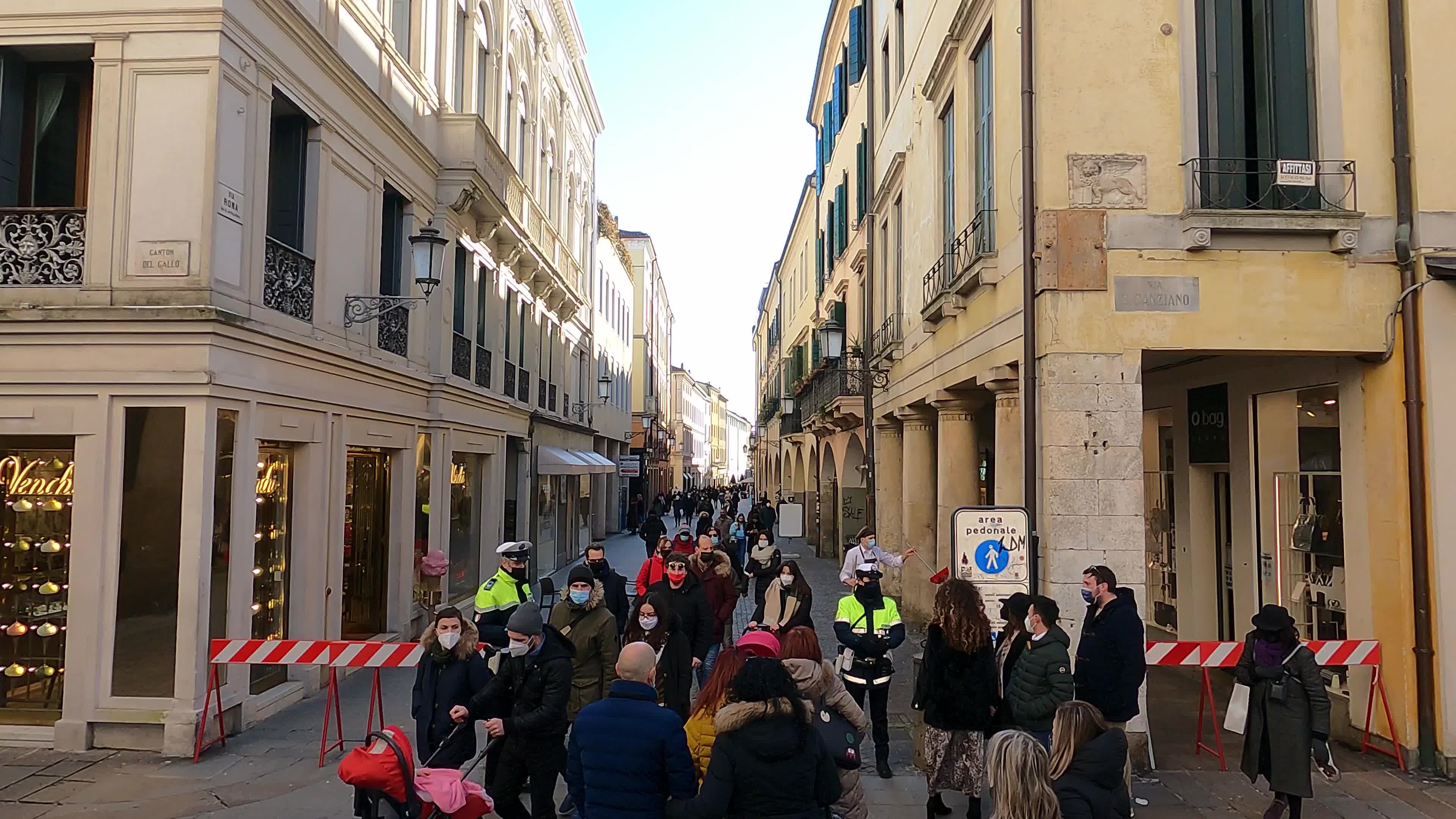 COVID-19 (Coronavirus) One-way pedestrian in Padua