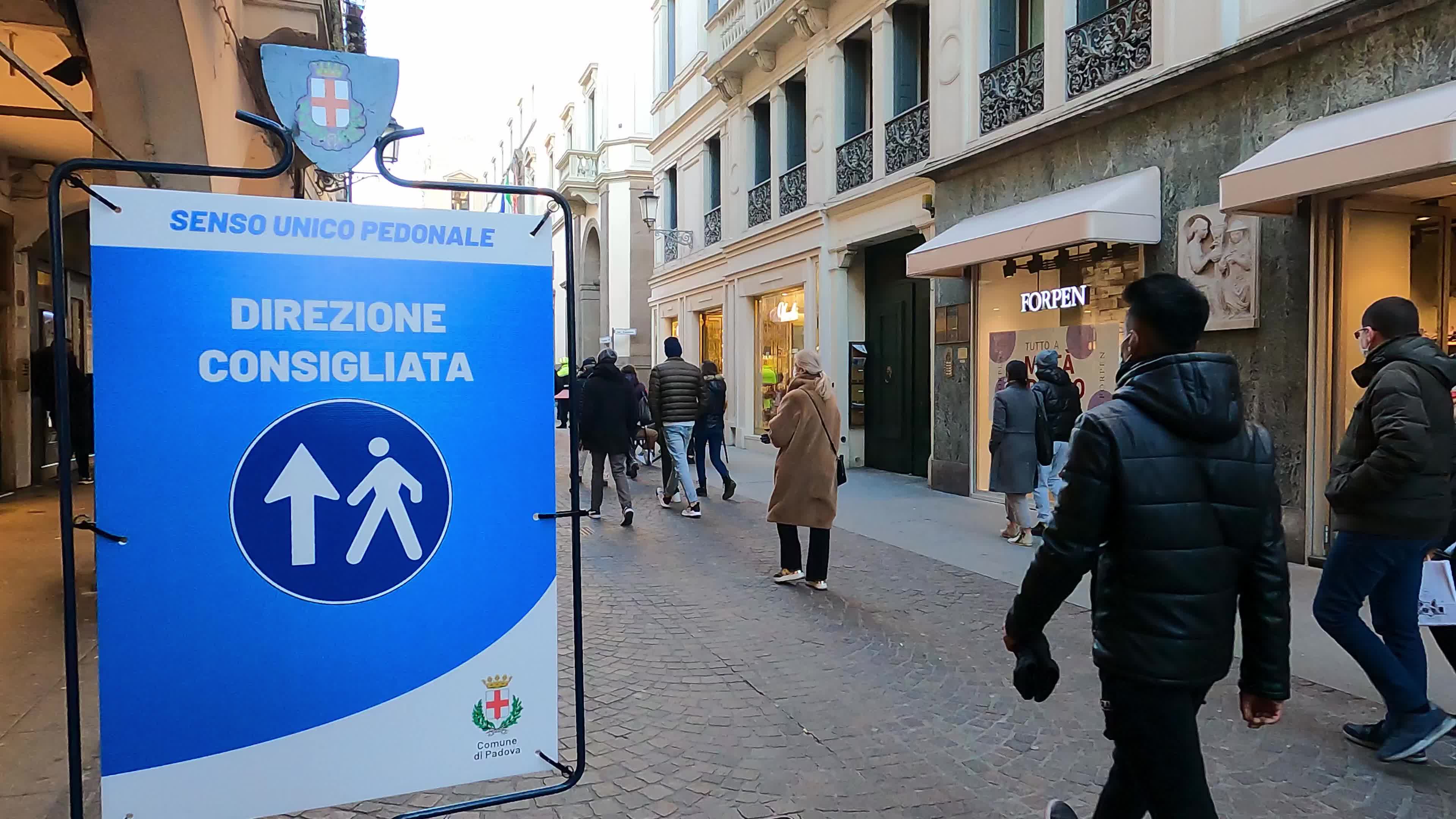 COVID-19 (Coronavirus) One-way pedestrian in Padua