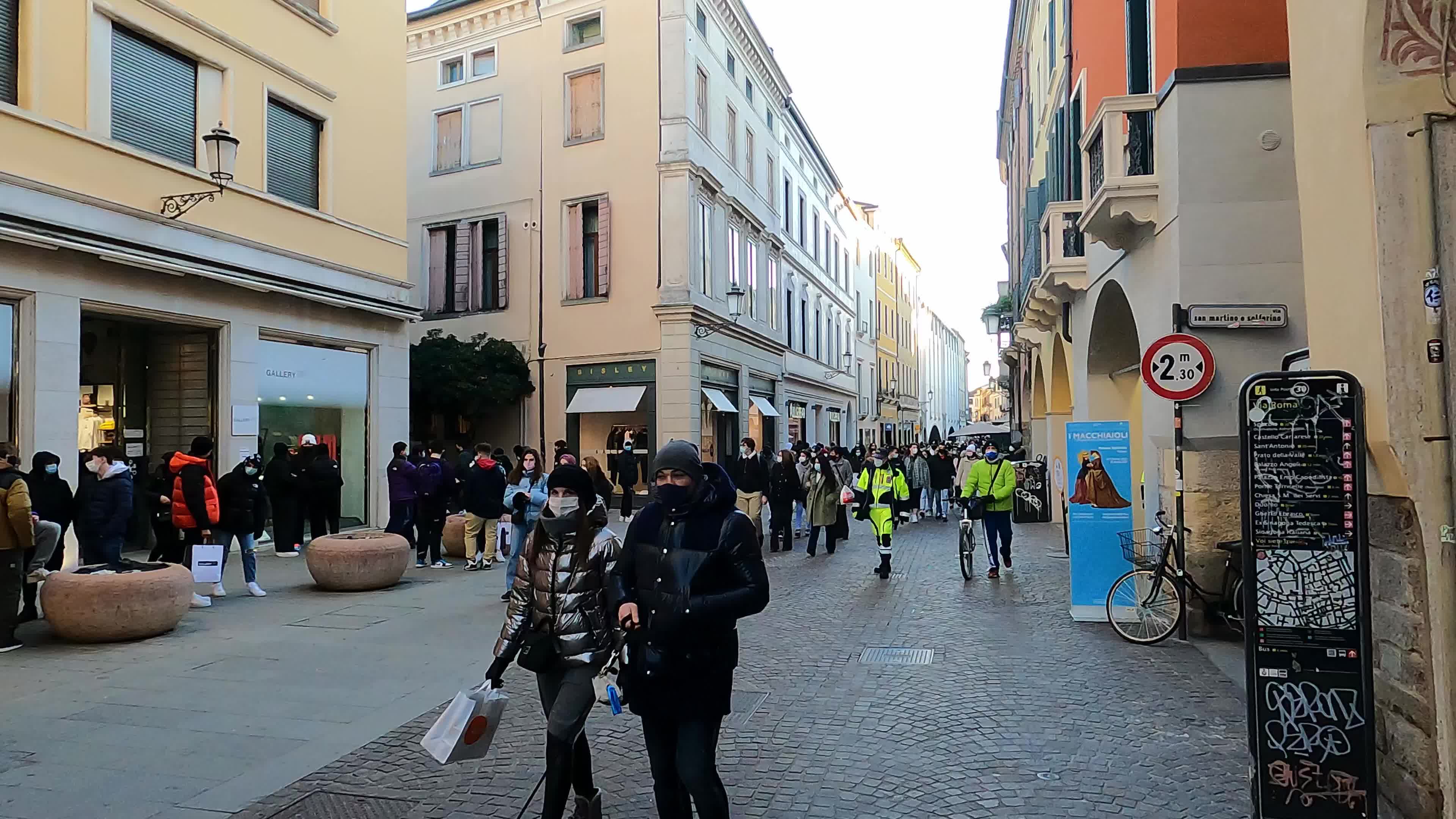 COVID-19 (Coronavirus) One-way pedestrian in Padua