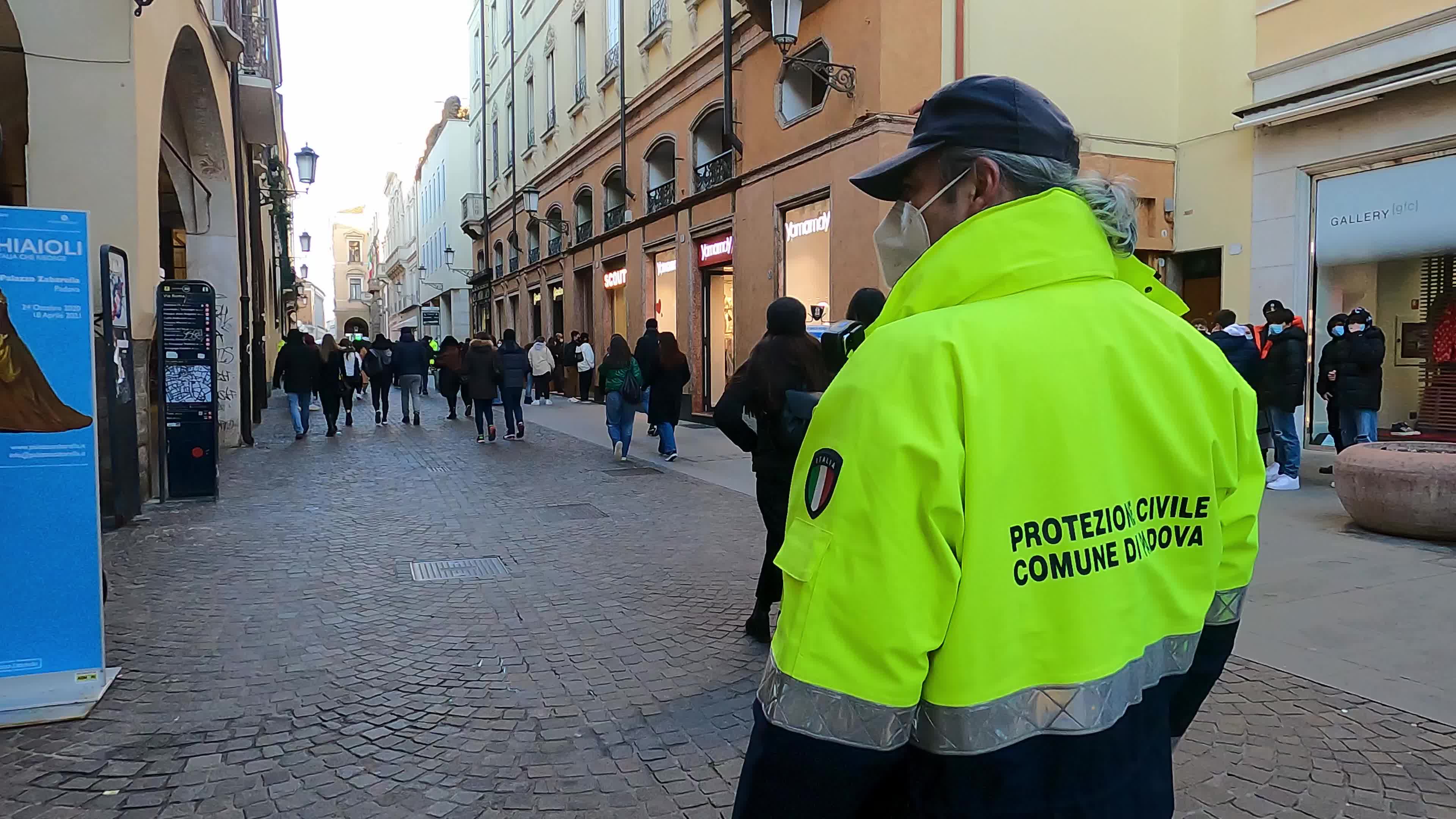 COVID-19 (Coronavirus) One-way pedestrian in Padua