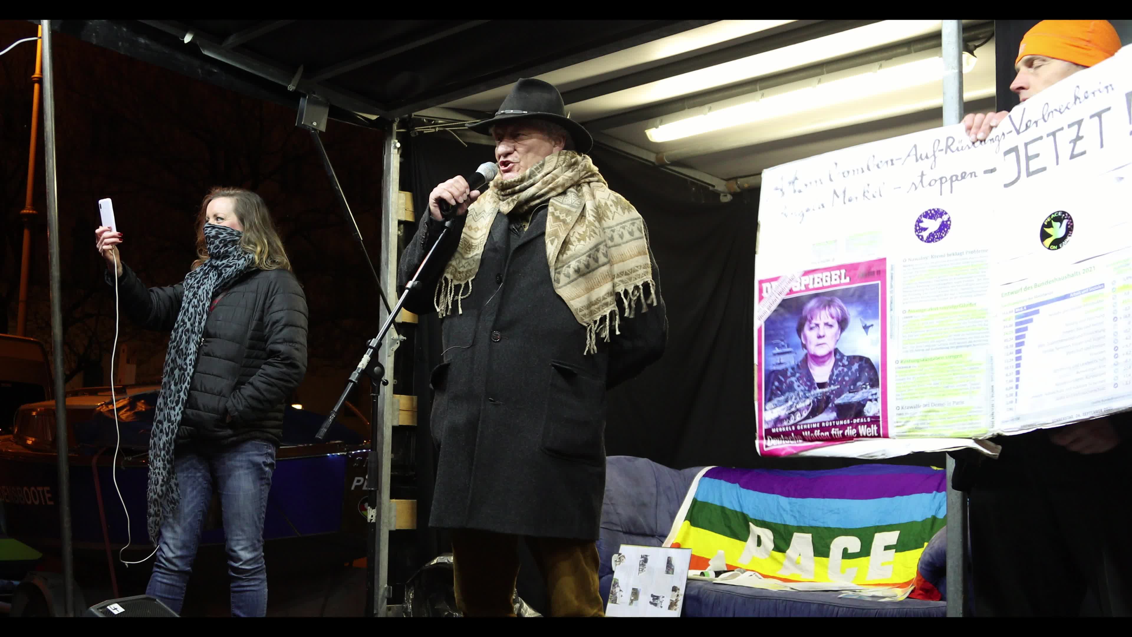 Querdenken protest: activists instrumentalize the Weisse Rose