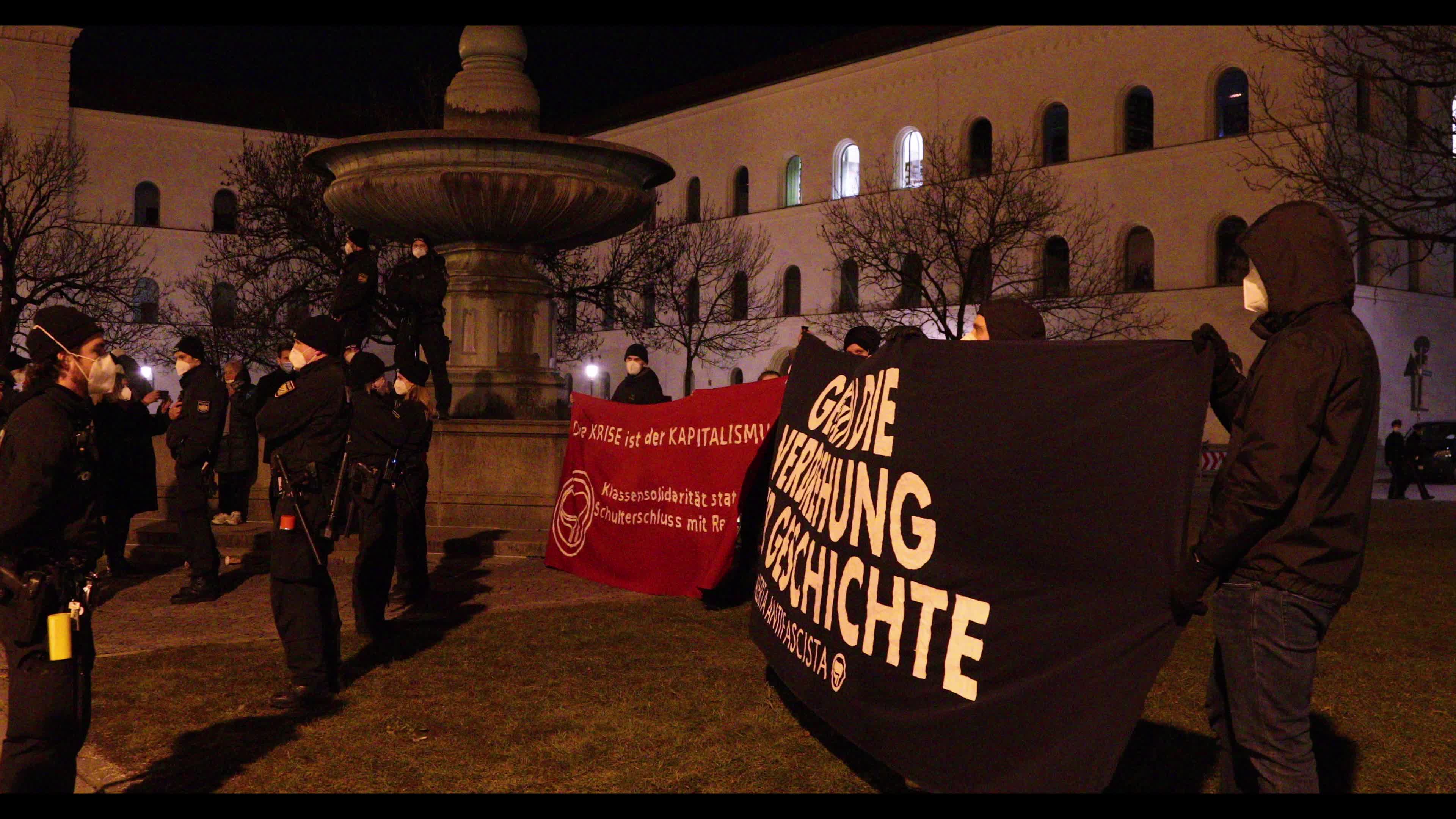 Querdenken protest: activists instrumentalize the Weisse Rose