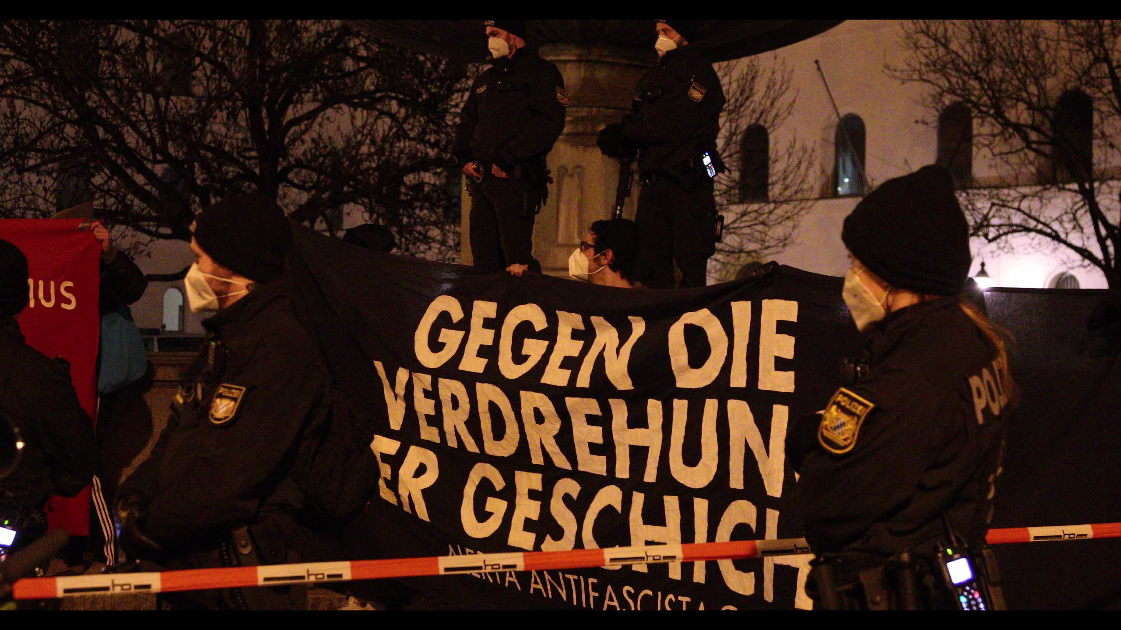 Querdenken protest: activists instrumentalize the Weisse Rose