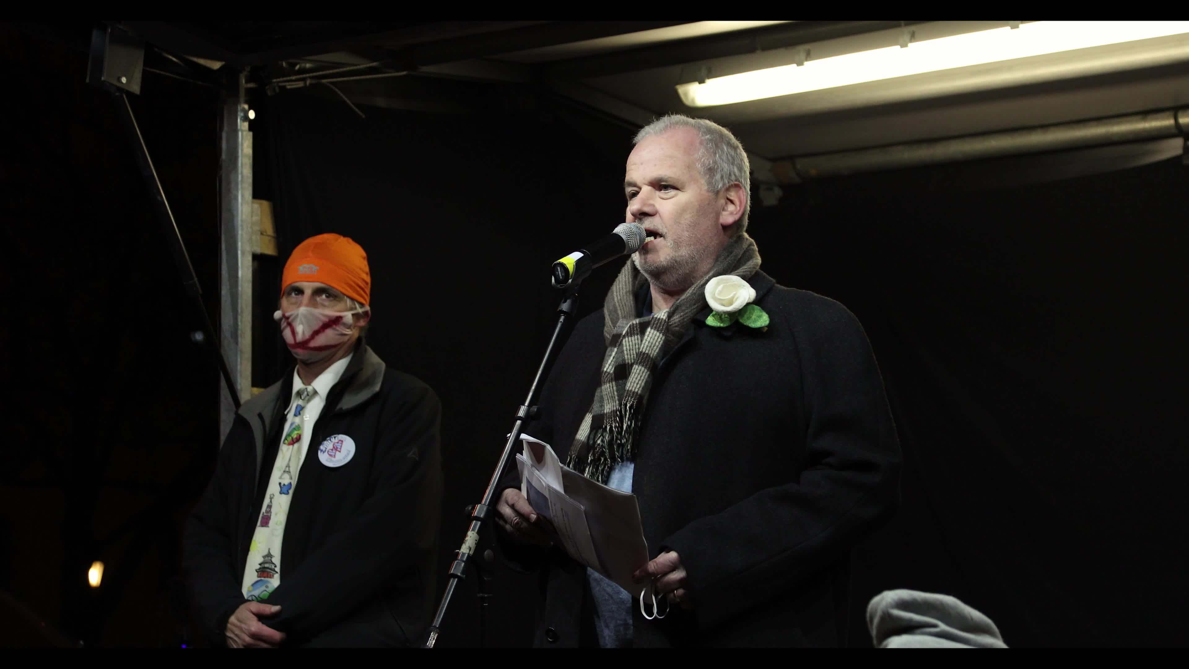 Querdenken protest: activists instrumentalize the Weisse Rose