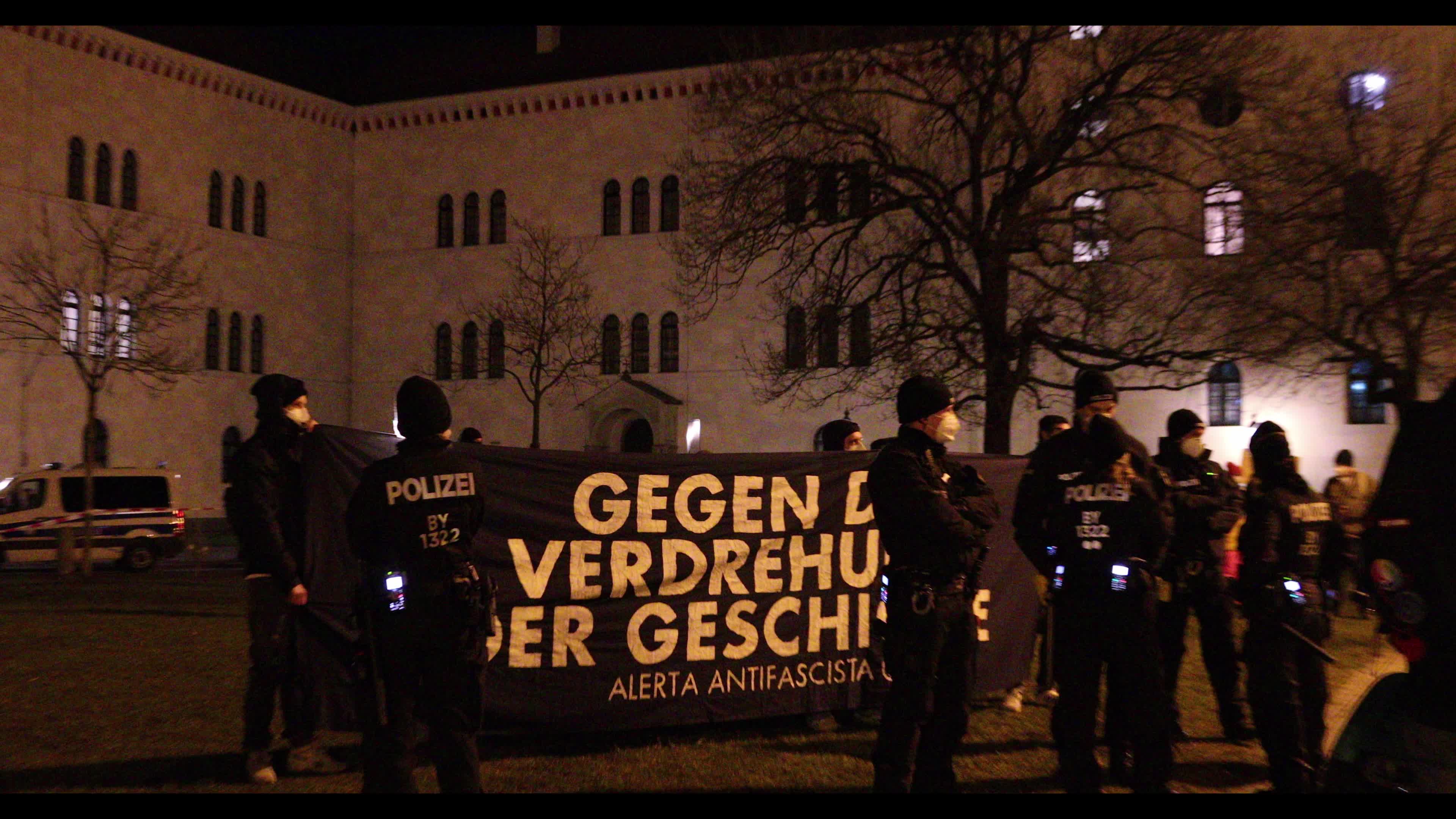 Querdenken protest: activists instrumentalize the Weisse Rose