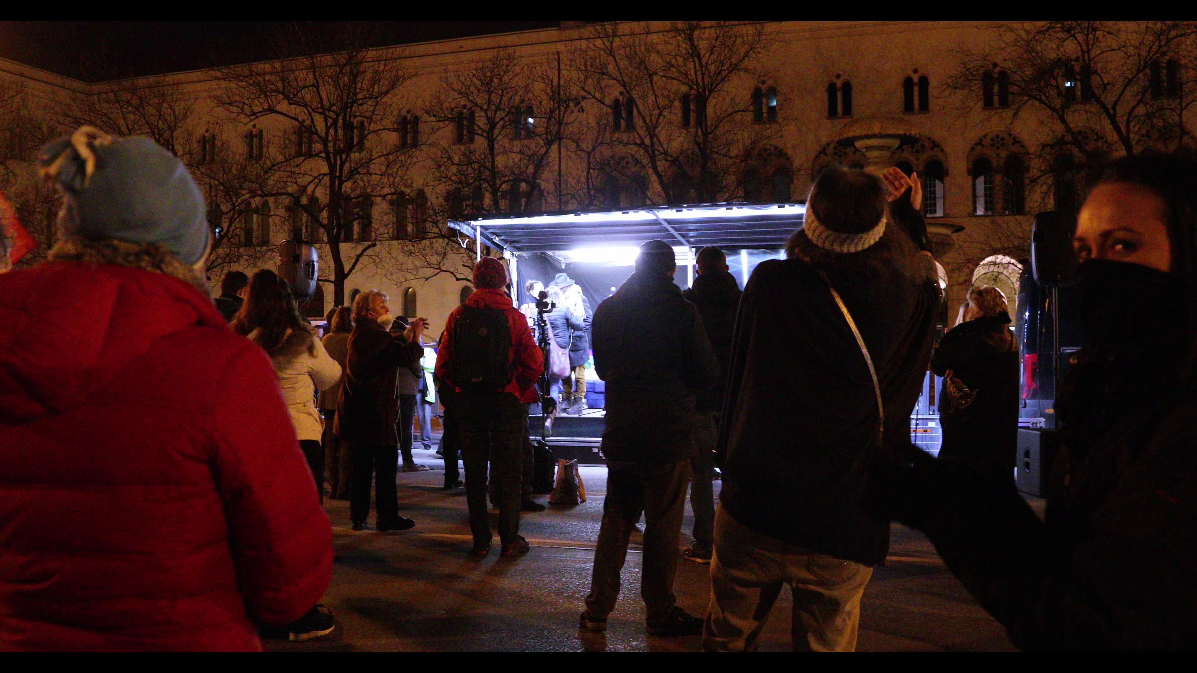 Querdenken protest: activists instrumentalize the Weisse Rose