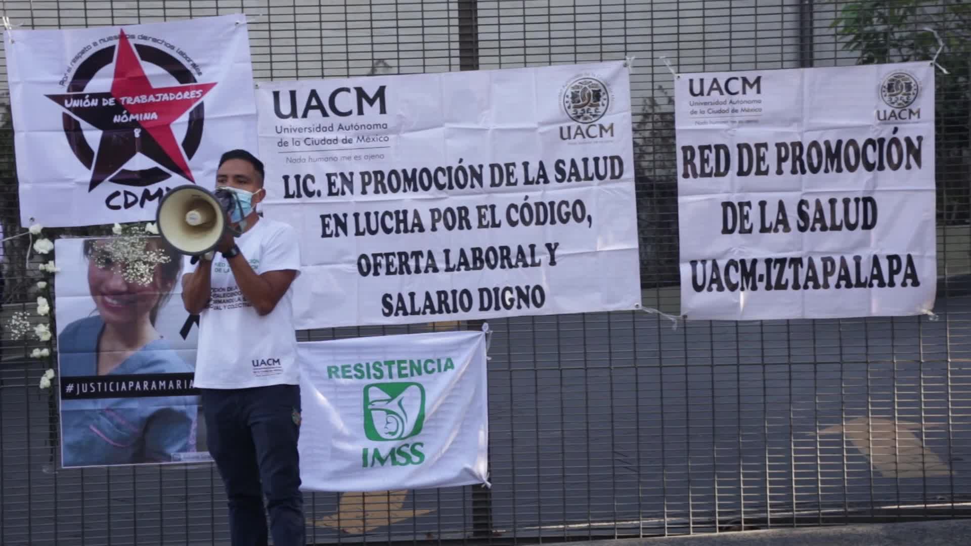 Health workers protest in Mexico City