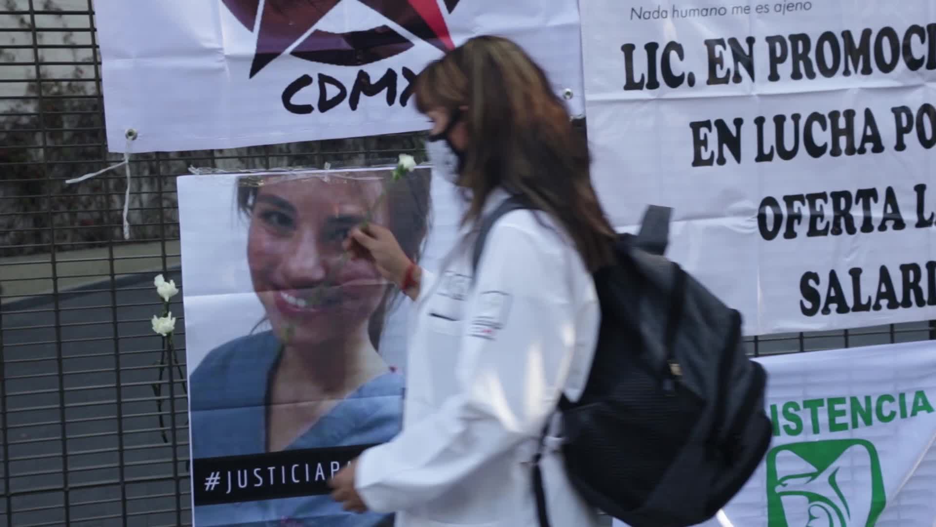 Health workers protest in Mexico City
