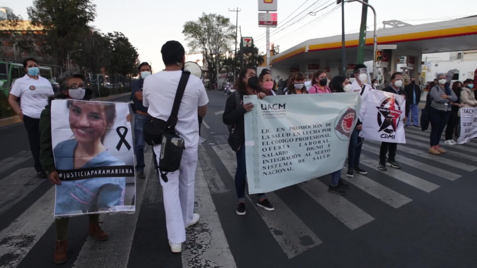 Health workers protest in Mexico City