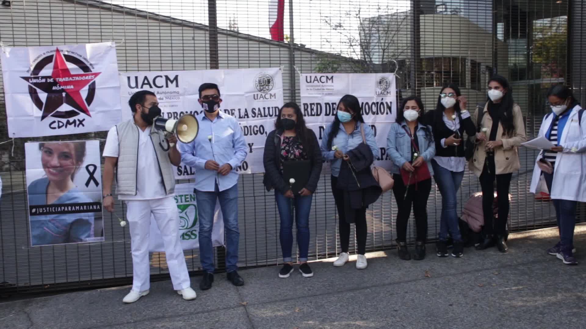 Health workers protest in Mexico City