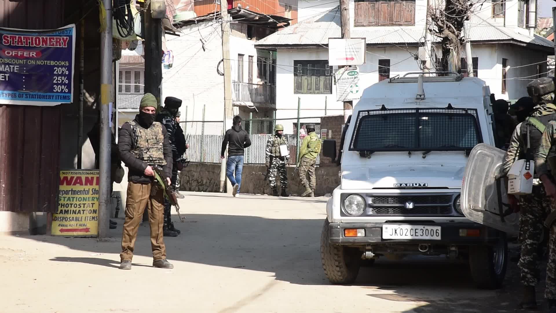 3 policemen, 3 militants killed in 3 encounters in Kashmir