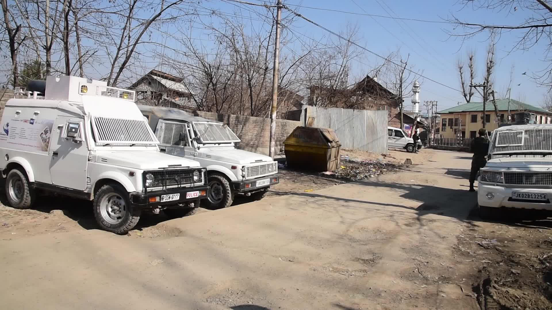 3 policemen, 3 militants killed in 3 encounters in Kashmir