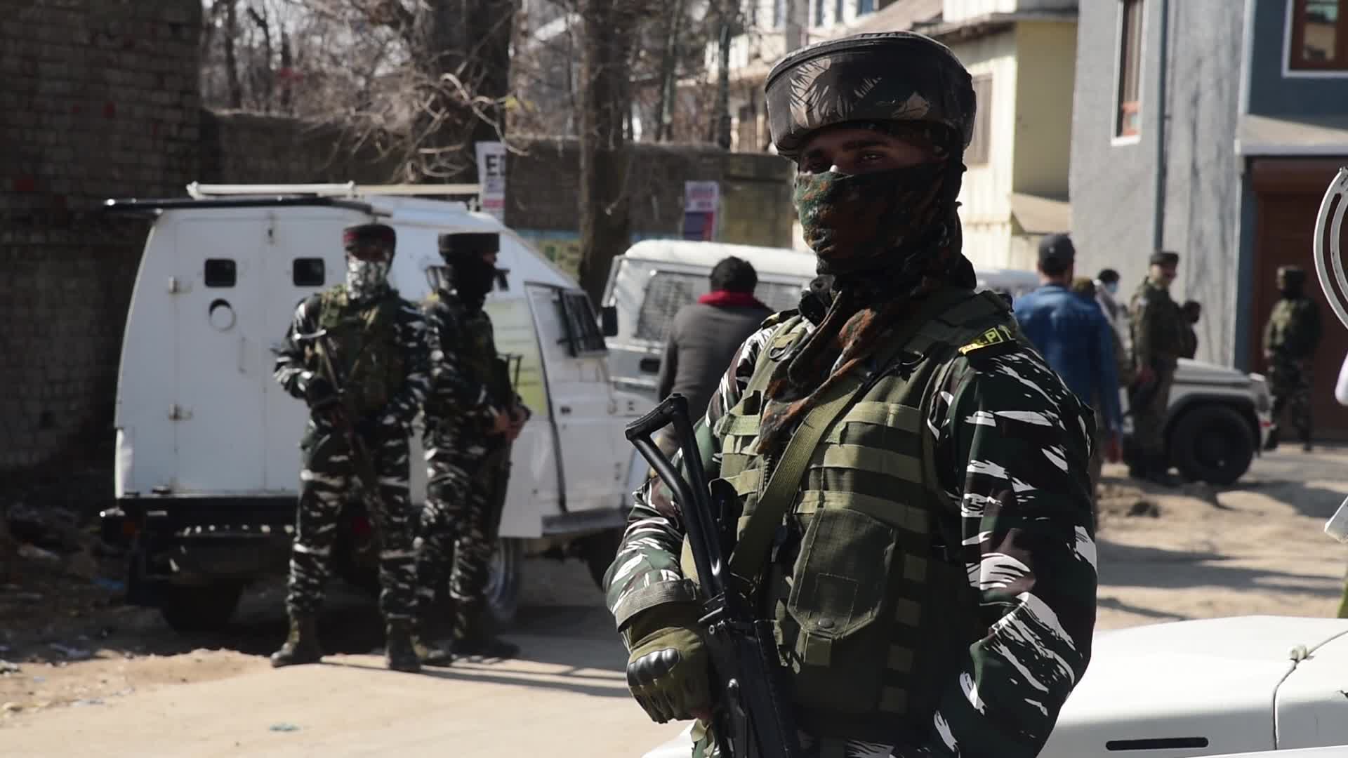 3 policemen, 3 militants killed in 3 encounters in Kashmir