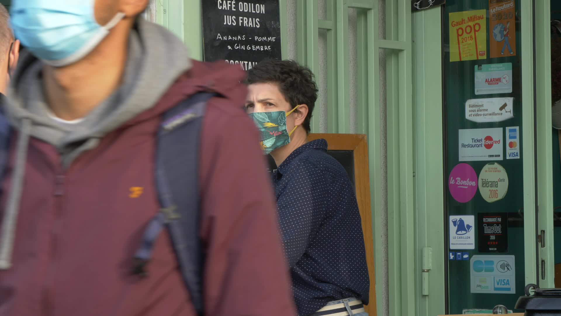 COVID: life in Paris while waiting for curfew