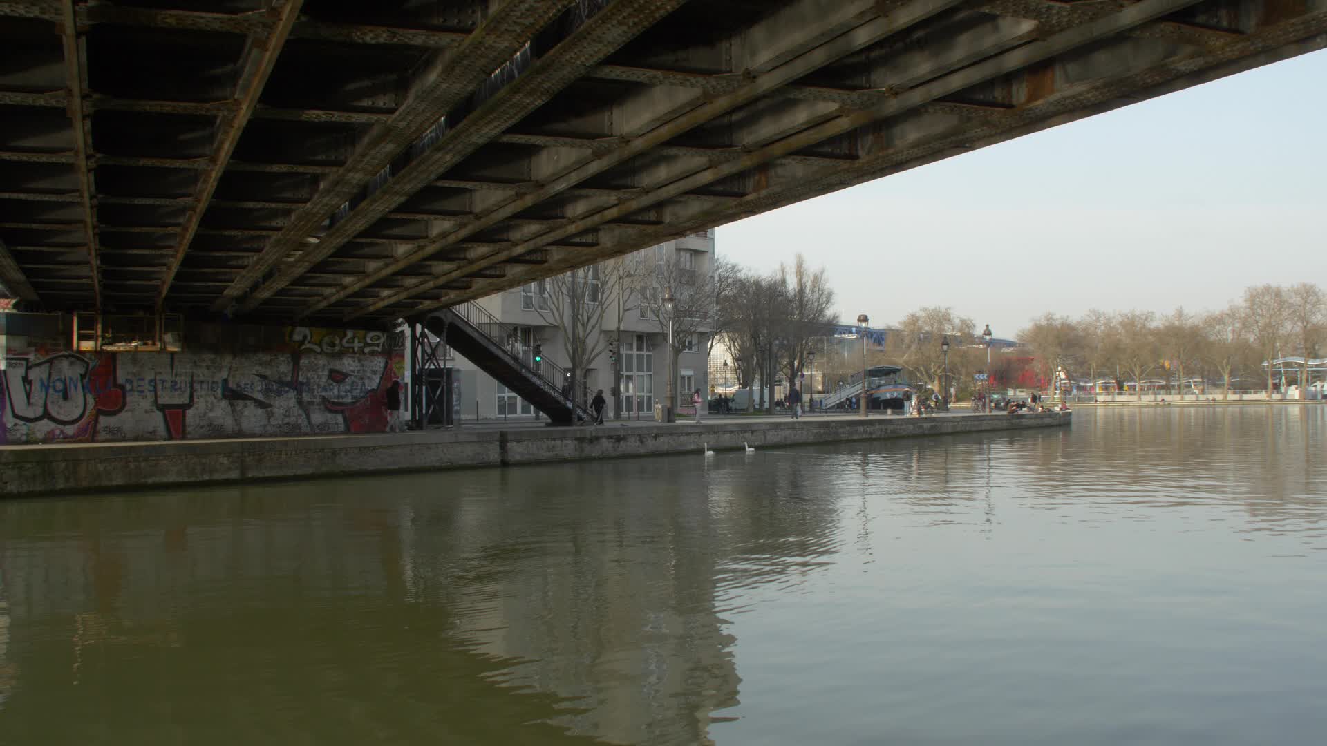 COVID: life in Paris while waiting for curfew