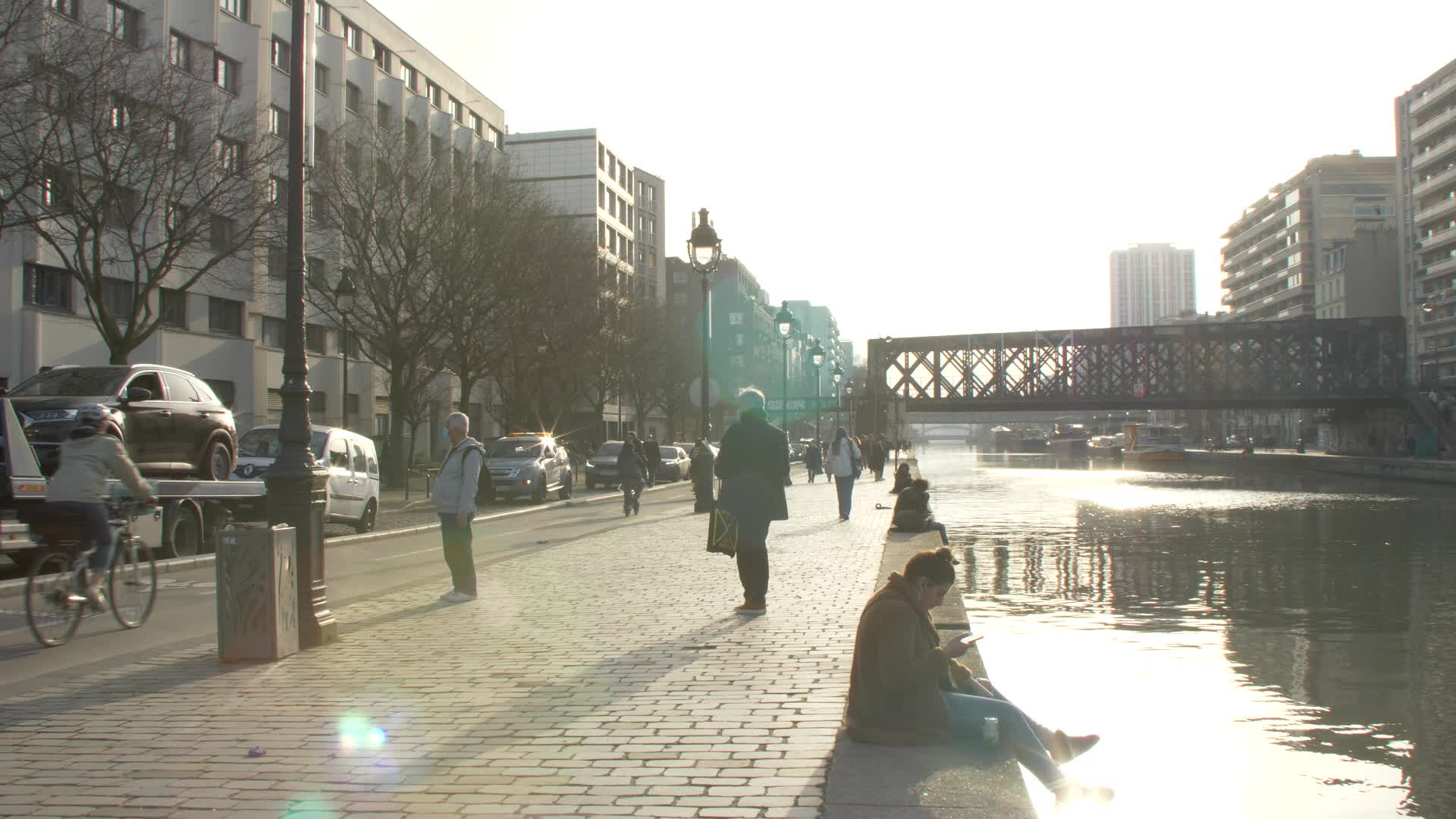 COVID: life in Paris while waiting for curfew