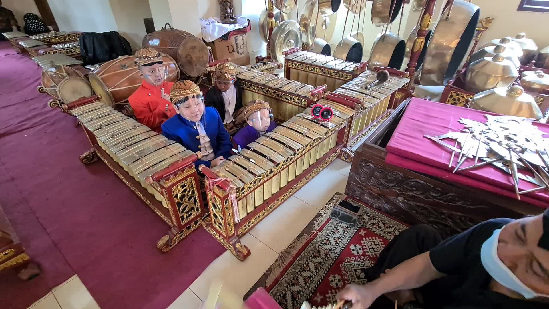 Puppets school in Indonesia amid the Covid-19