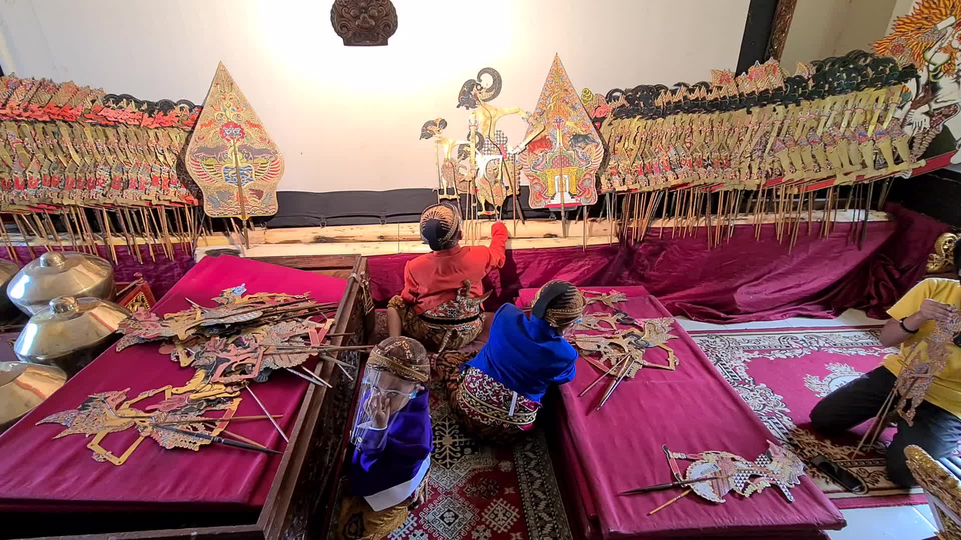 Puppets school in Indonesia amid the Covid-19